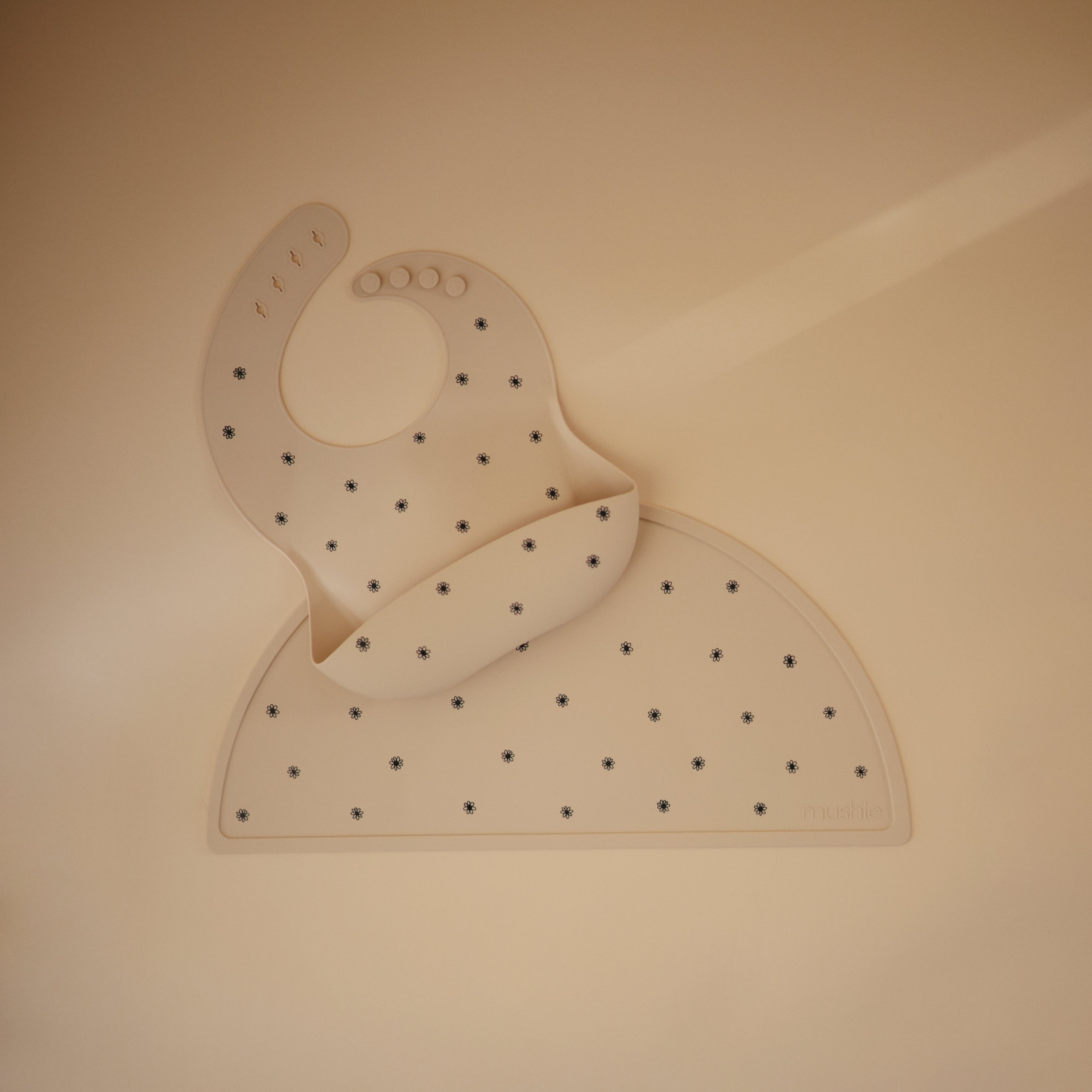 Silicone Baby Bib mushie
