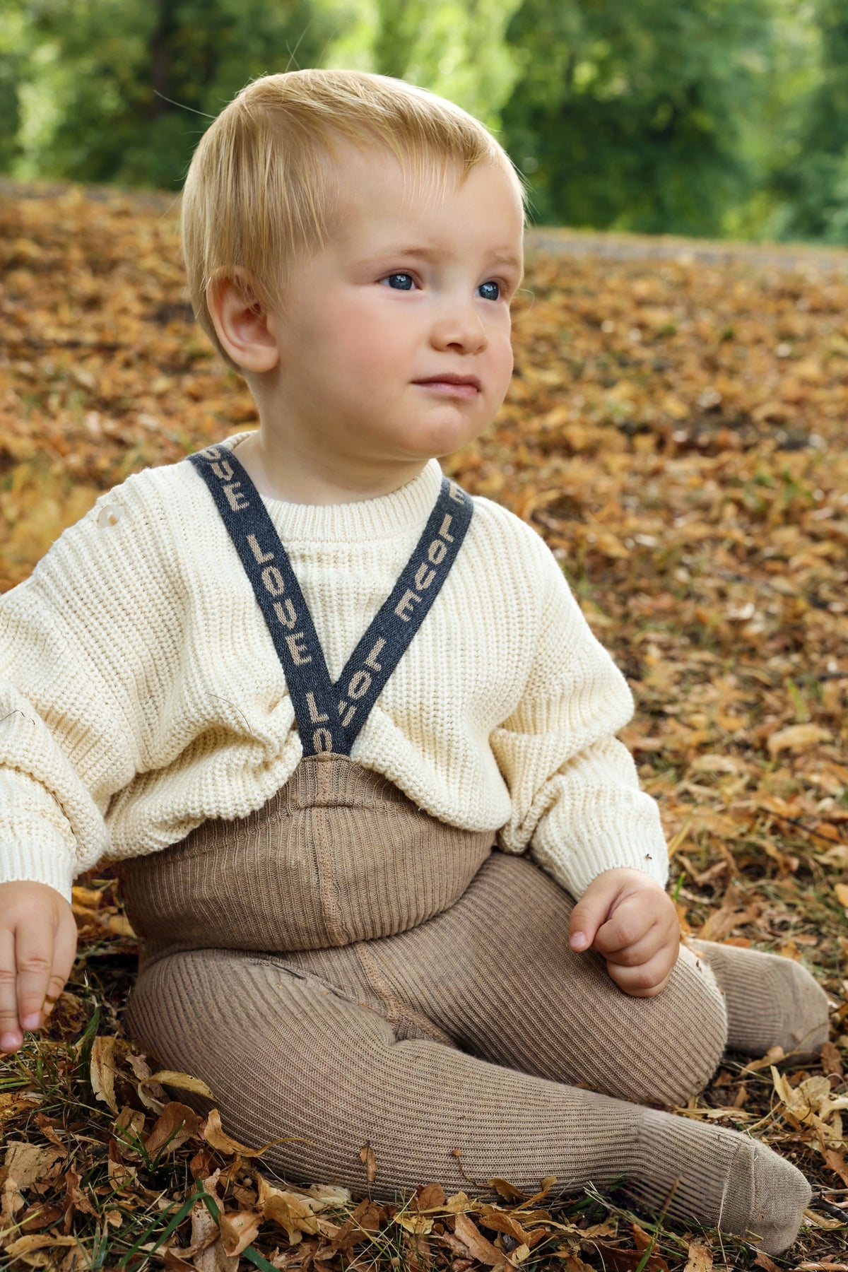 Silly Silas Footed Peanut Blend Patterned — official lifestyle view 1