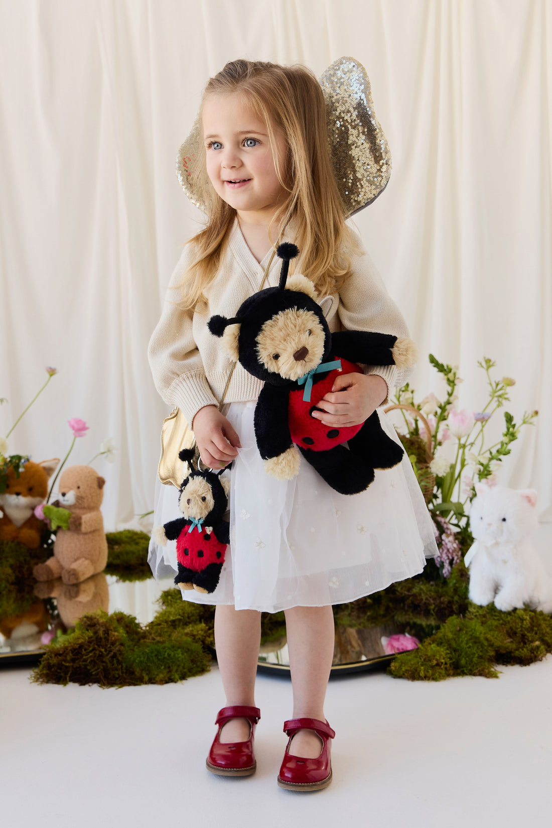 Jamie Kay Snuggle Bunnies Arthur Keyring - Lovebug - official image 3