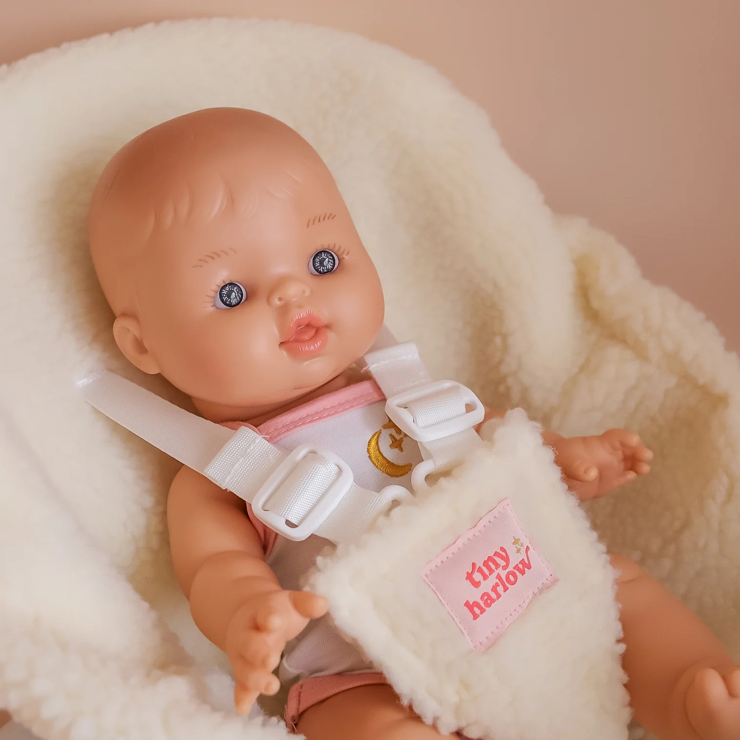 Tiny Harlow - Doll Car Seat - Strawberry picnic - Tiny Harlow