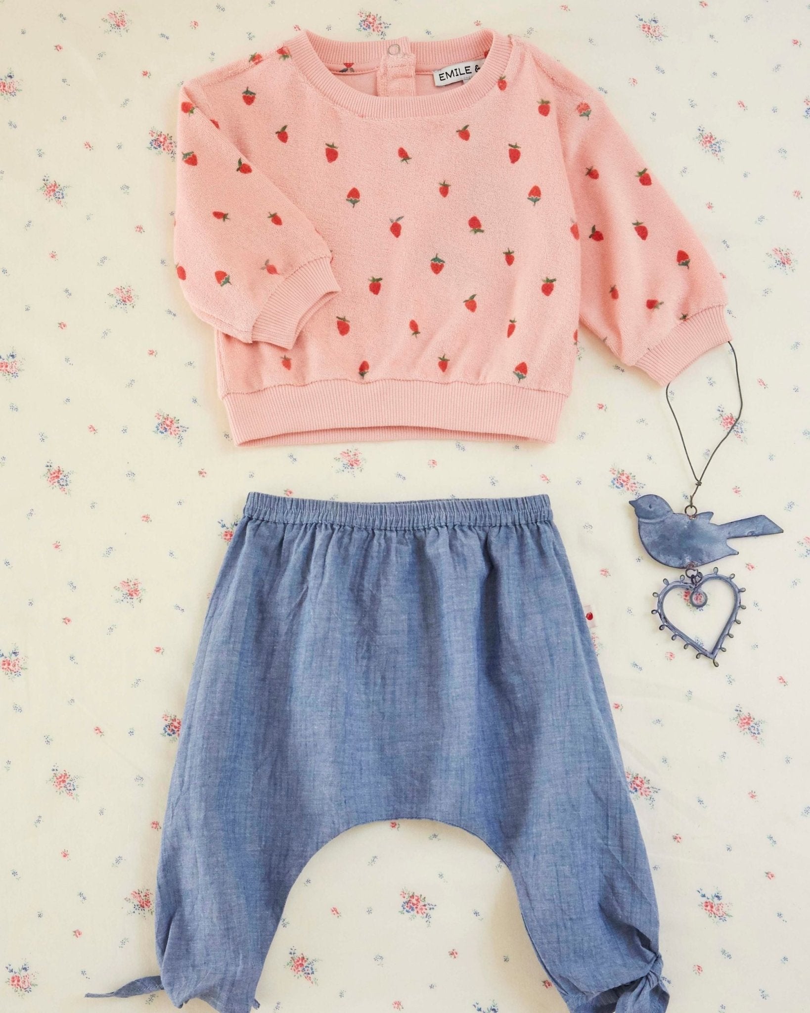 Emile et Ida Pink Strawberry Terry Sweatshirt – Organic Cotton Girls Pullover Emile et ida
