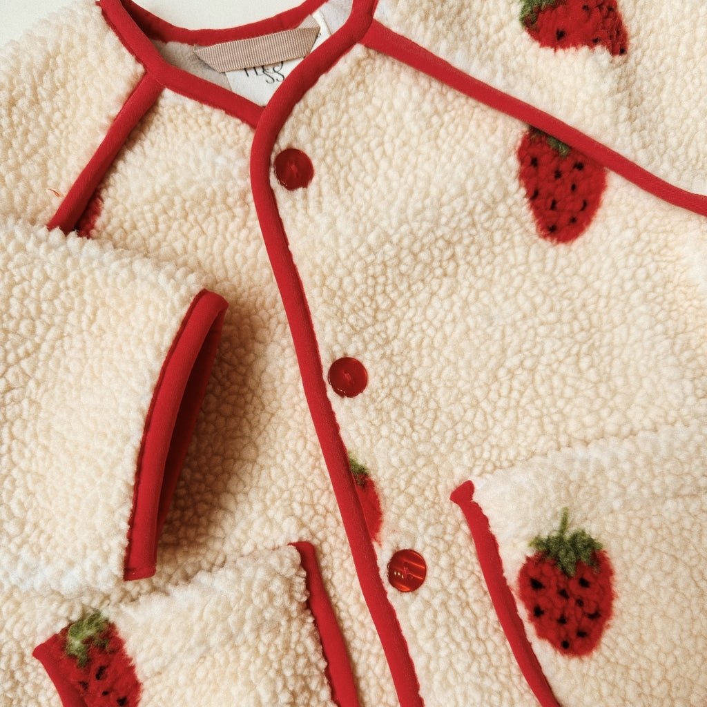 Flöss Strawberry Fleece Jacket – Soft White with Berry Details Flöss