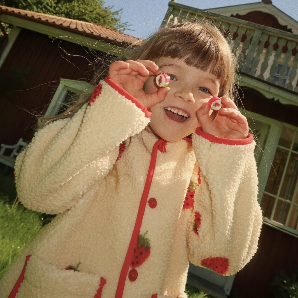 Flöss Strawberry Fleece Jacket – Soft White with Berry Details Flöss