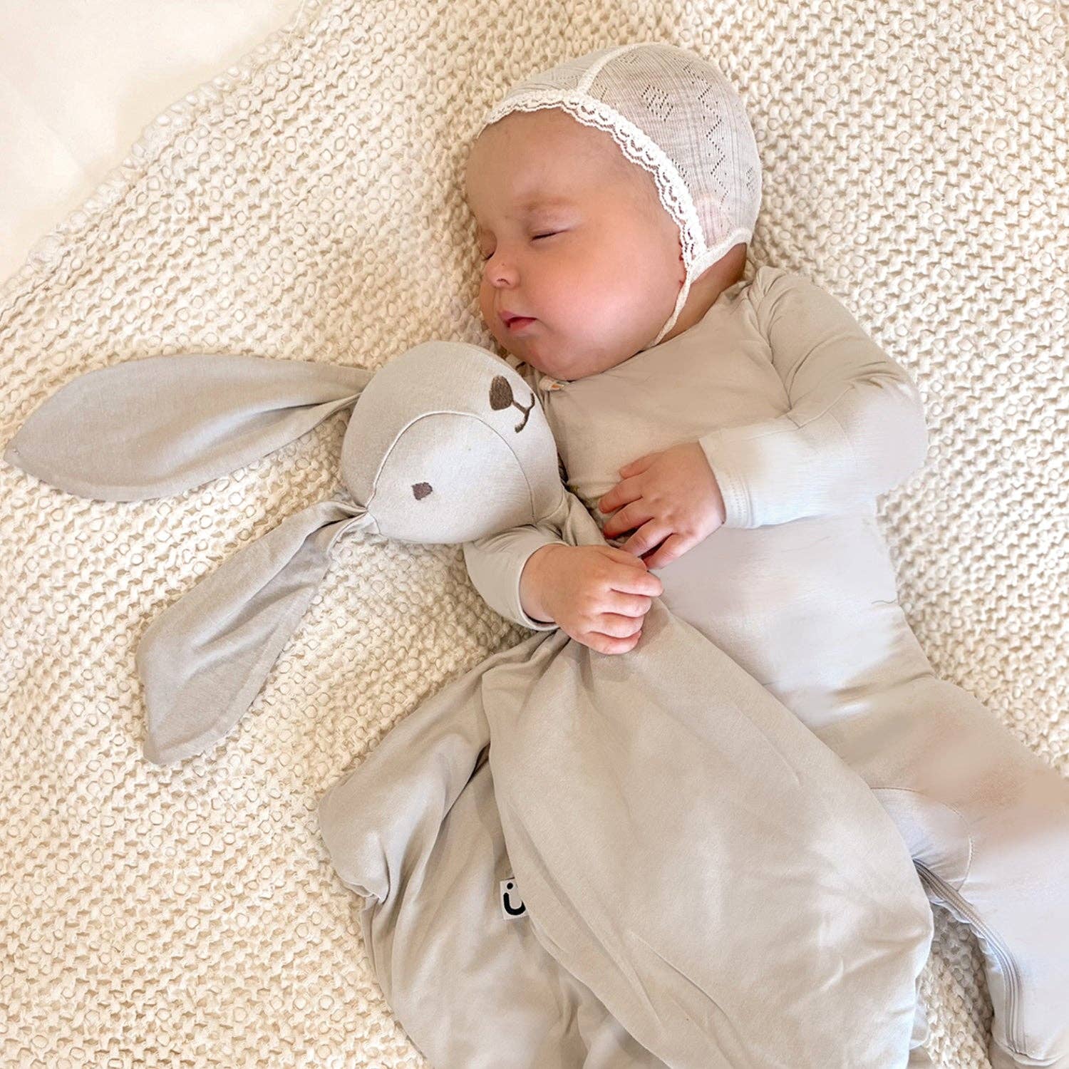 Gunamuna - Bunny Lovey FRIEND - Lucy gunamuna