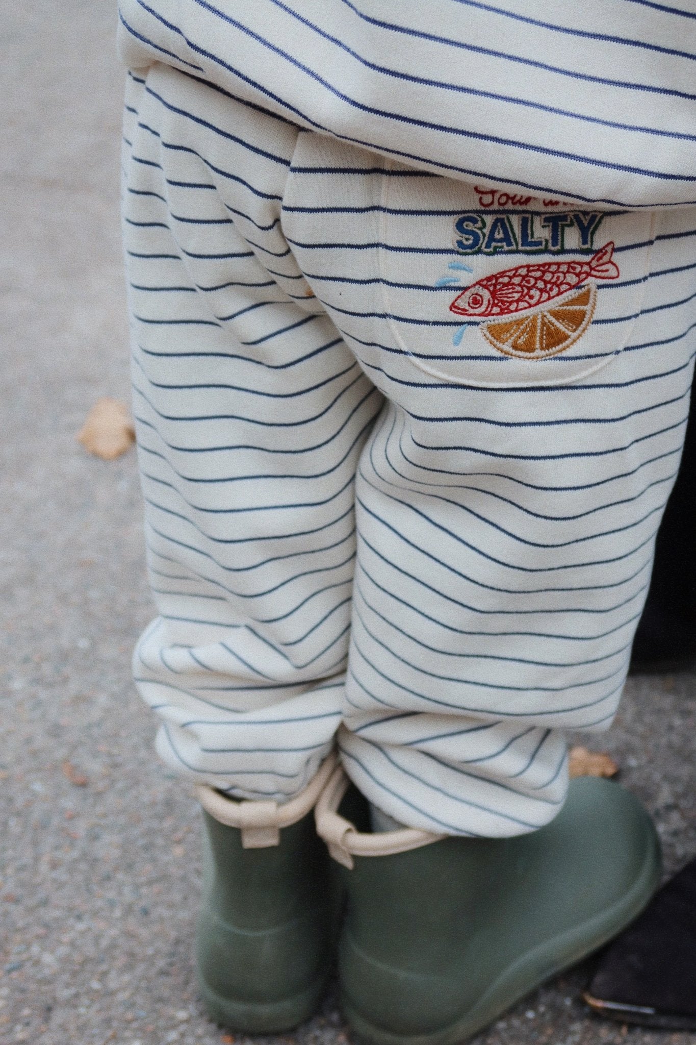 Konges Sløjd Amio Sweatpants – Captains Blue/Antique White | Kids Organic Cotton Pants Konges Sløjd New Collection