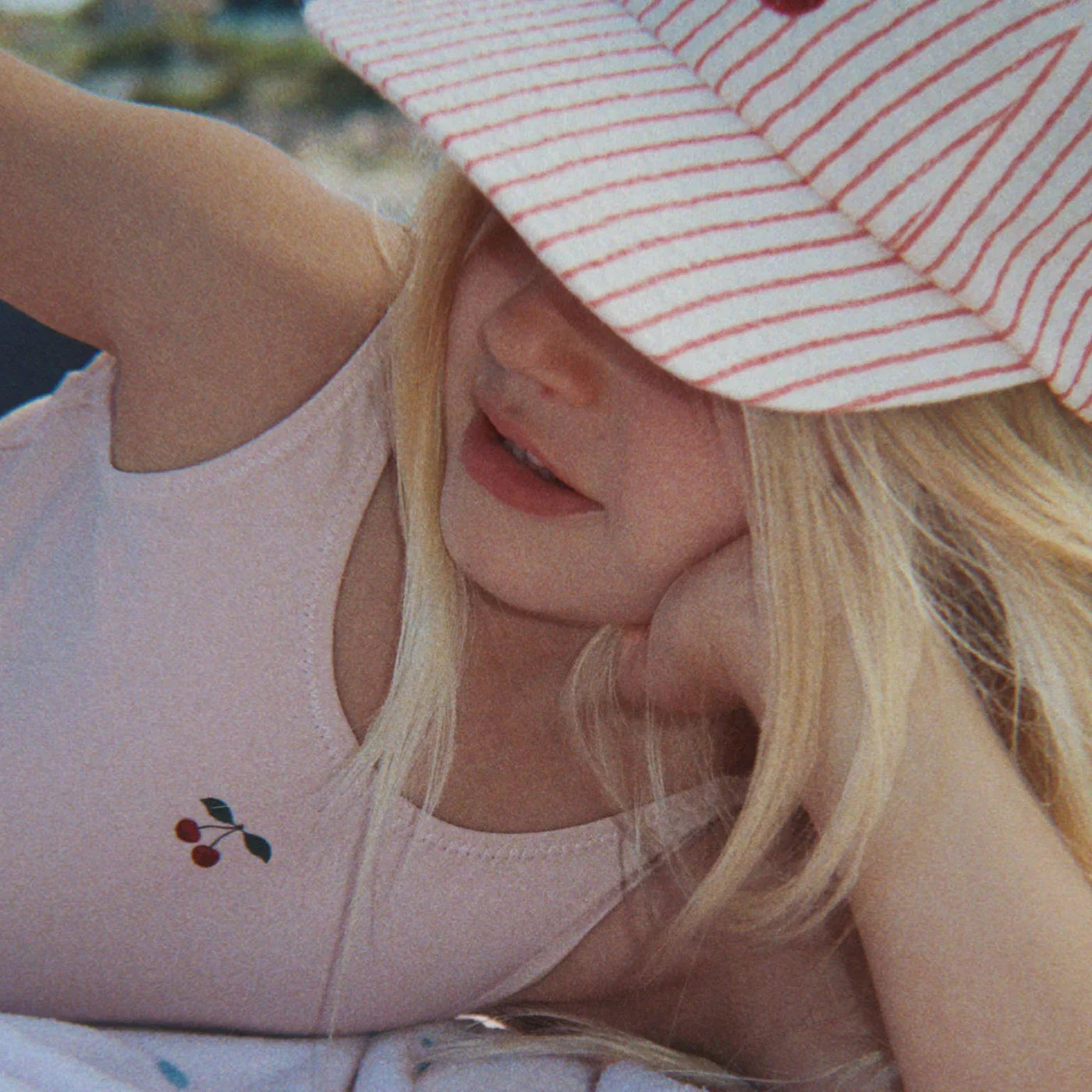 Konges Sløjd Ellie Bow Cap GOTS - Amour Stripe