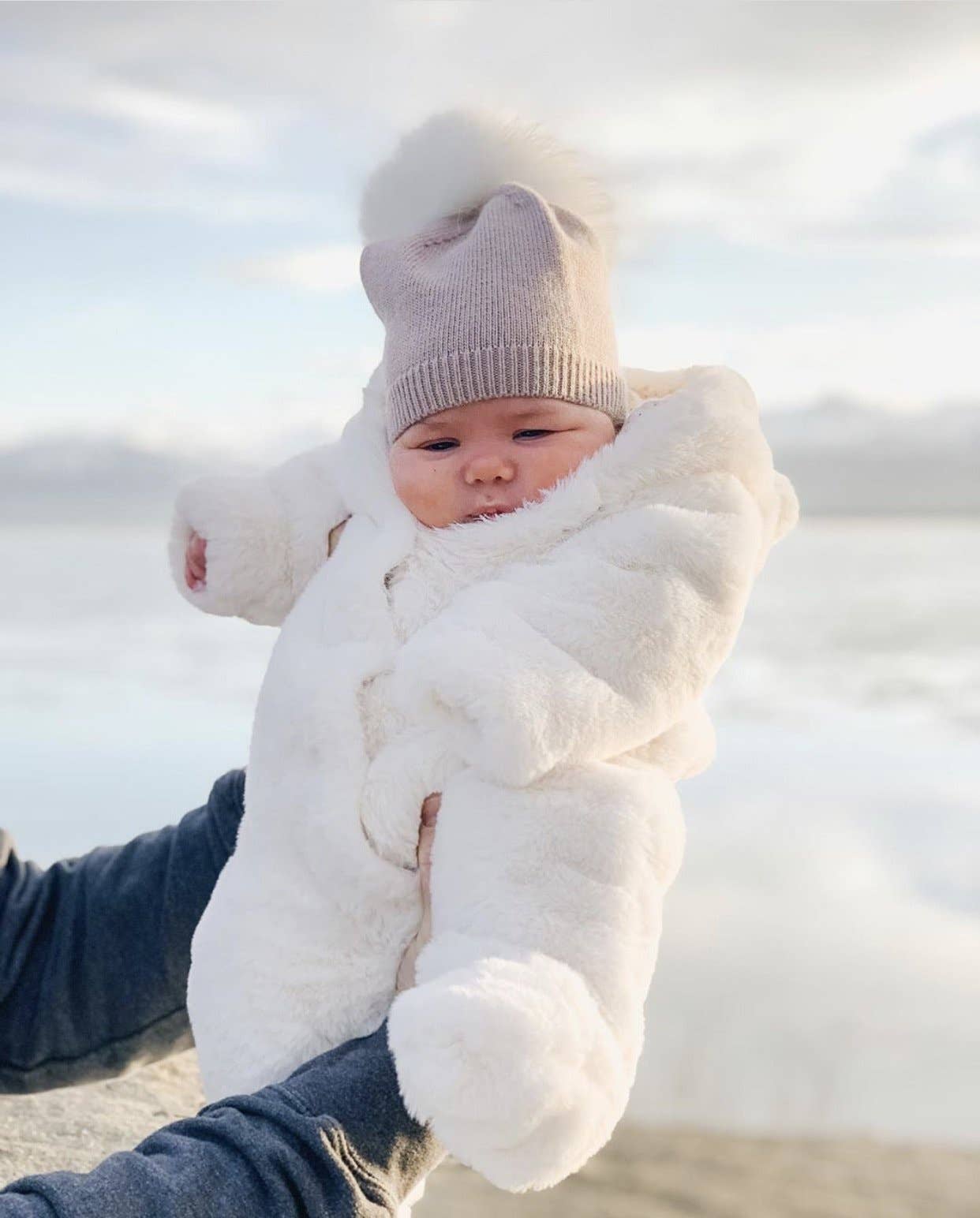 Petite Maison Kids Sasha Angora Single Pom Beanie Hat – Natural Pom Petite Maison Kids