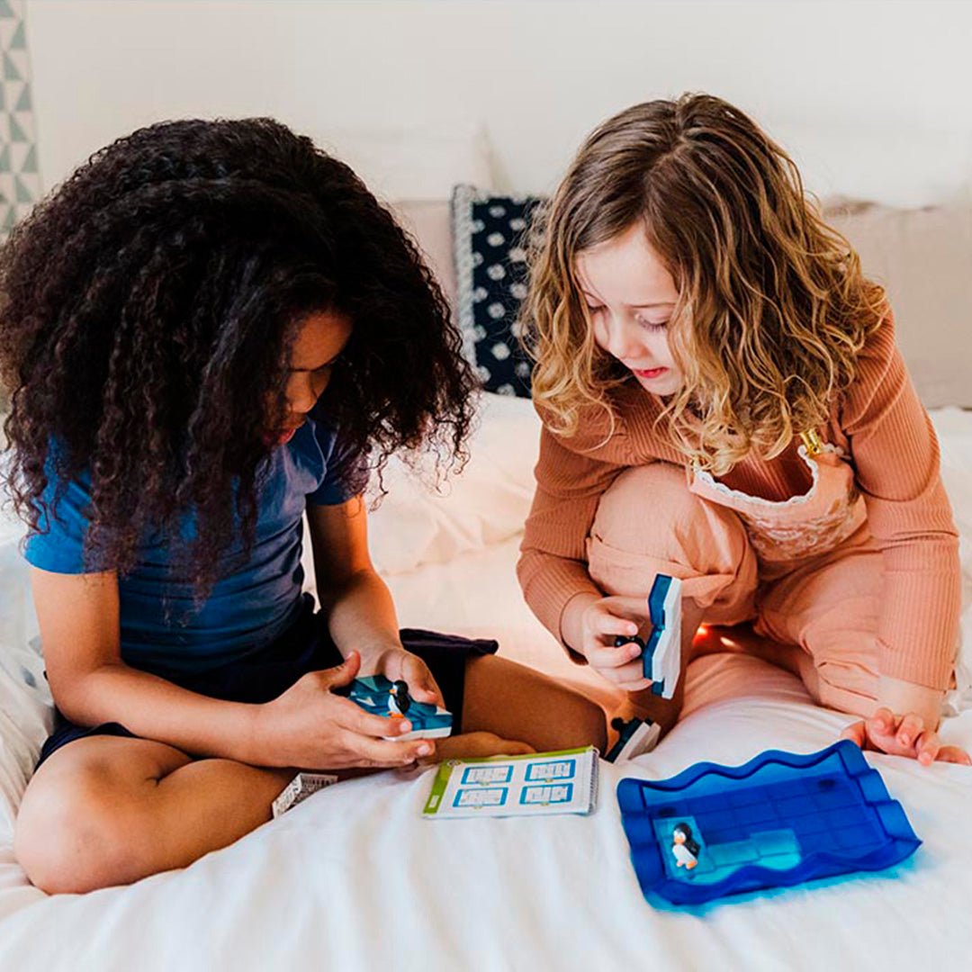 SmartGames Penguins on Ice 3D Puzzle Game SmartGames