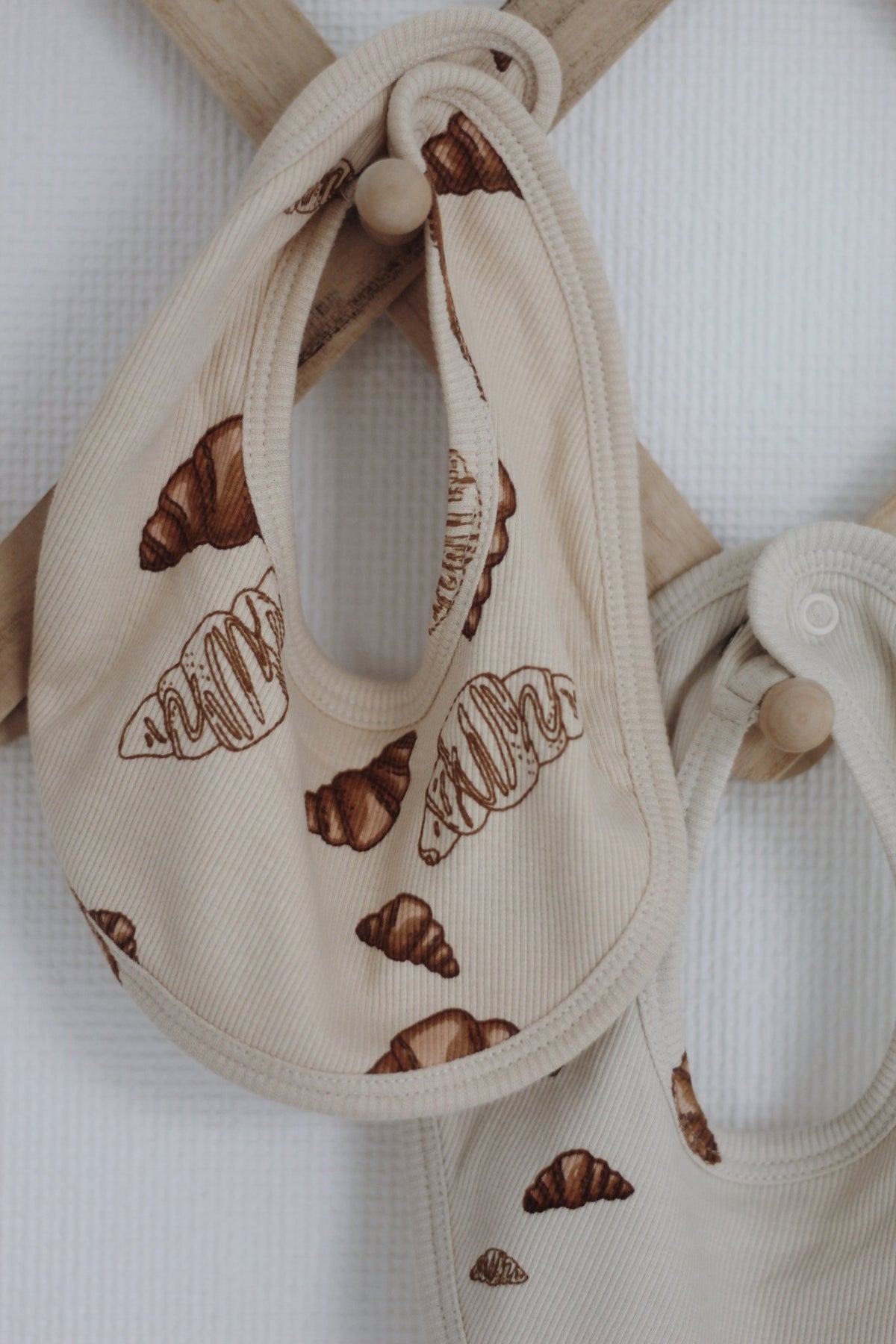 VACVAC Kutter Bib 2 - Pack – Croissant Mini | Organic Baby Bib Set VACVAC