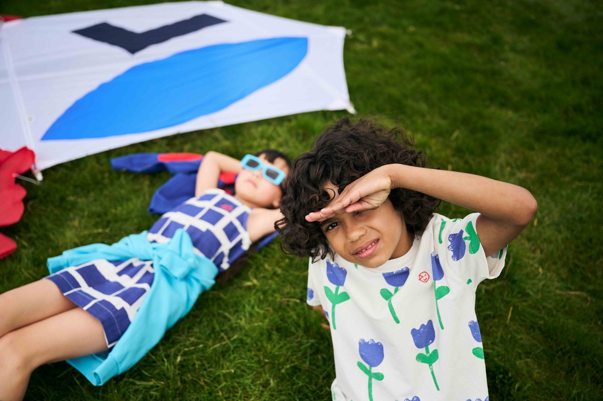 Wynken Kite Tee - Ecru Tulips Wynken