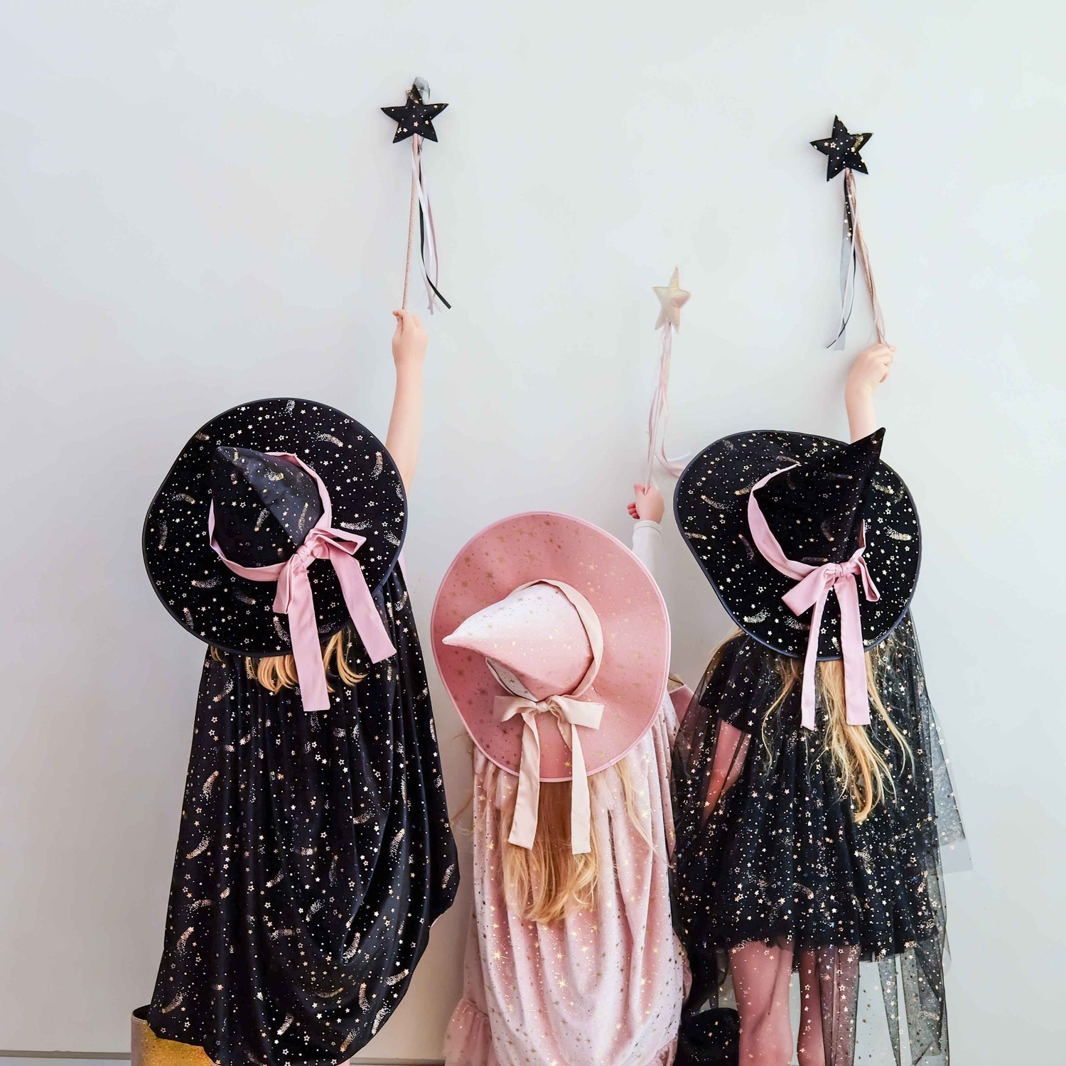 Mimi &amp; Lula Elspeth velvet witch cape