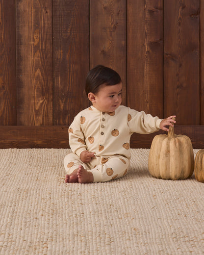 Quincy Mae Relaxed Fleece Jumpsuit - Pumpkins - official product image 4