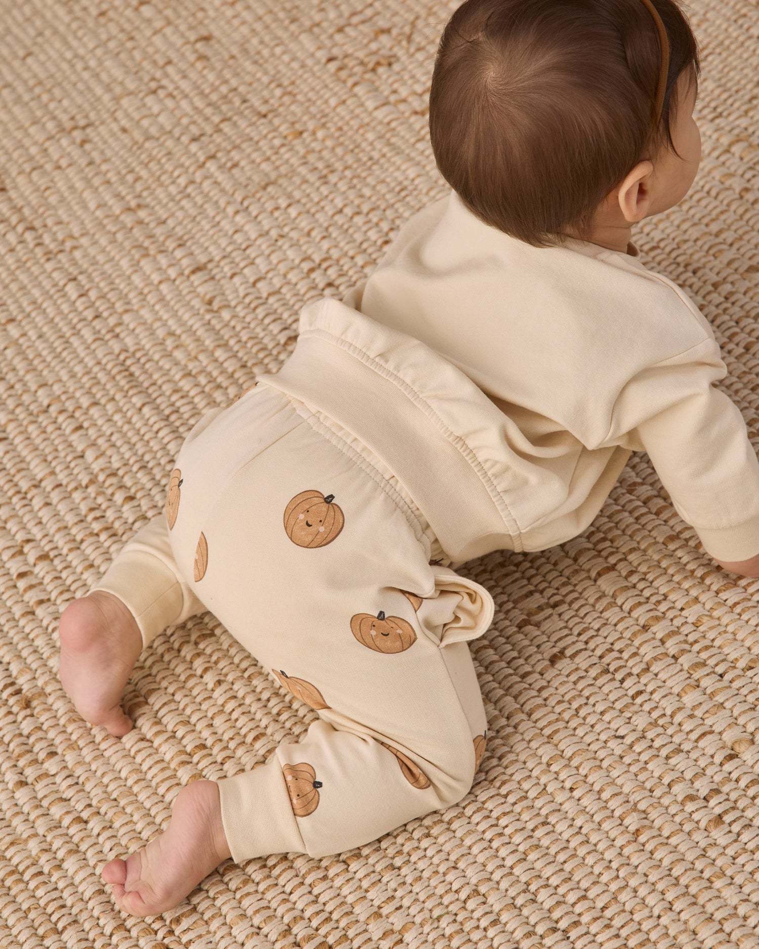 Quincy Mae Relaxed Fleece Sweatpant - Pumpkins - official product image 5
