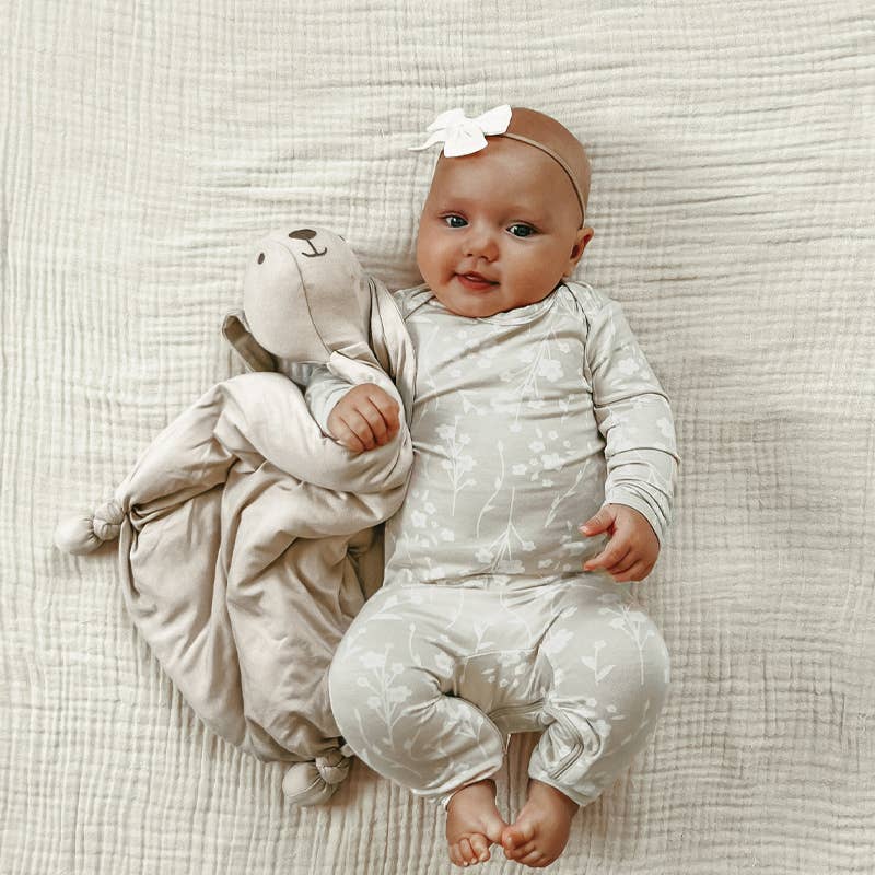Gunamuna - Lovey Friend Bunny-Lucy