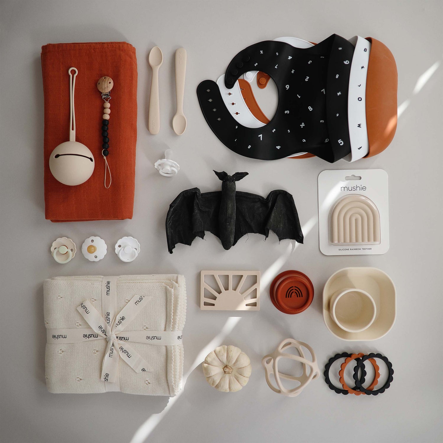 Silicone Baby Bib mushie