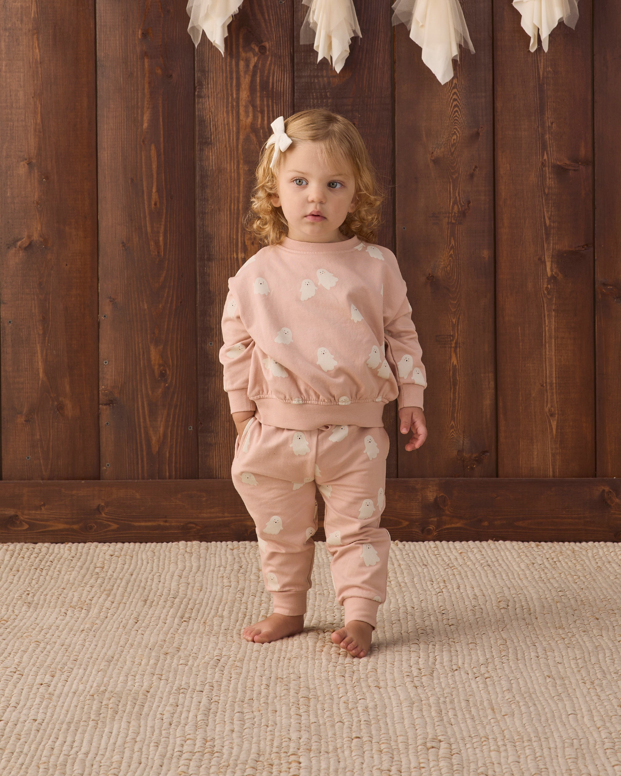 Quincy Mae Relaxed Fleece Sweatshirt - Sweet Ghost - official product image 2