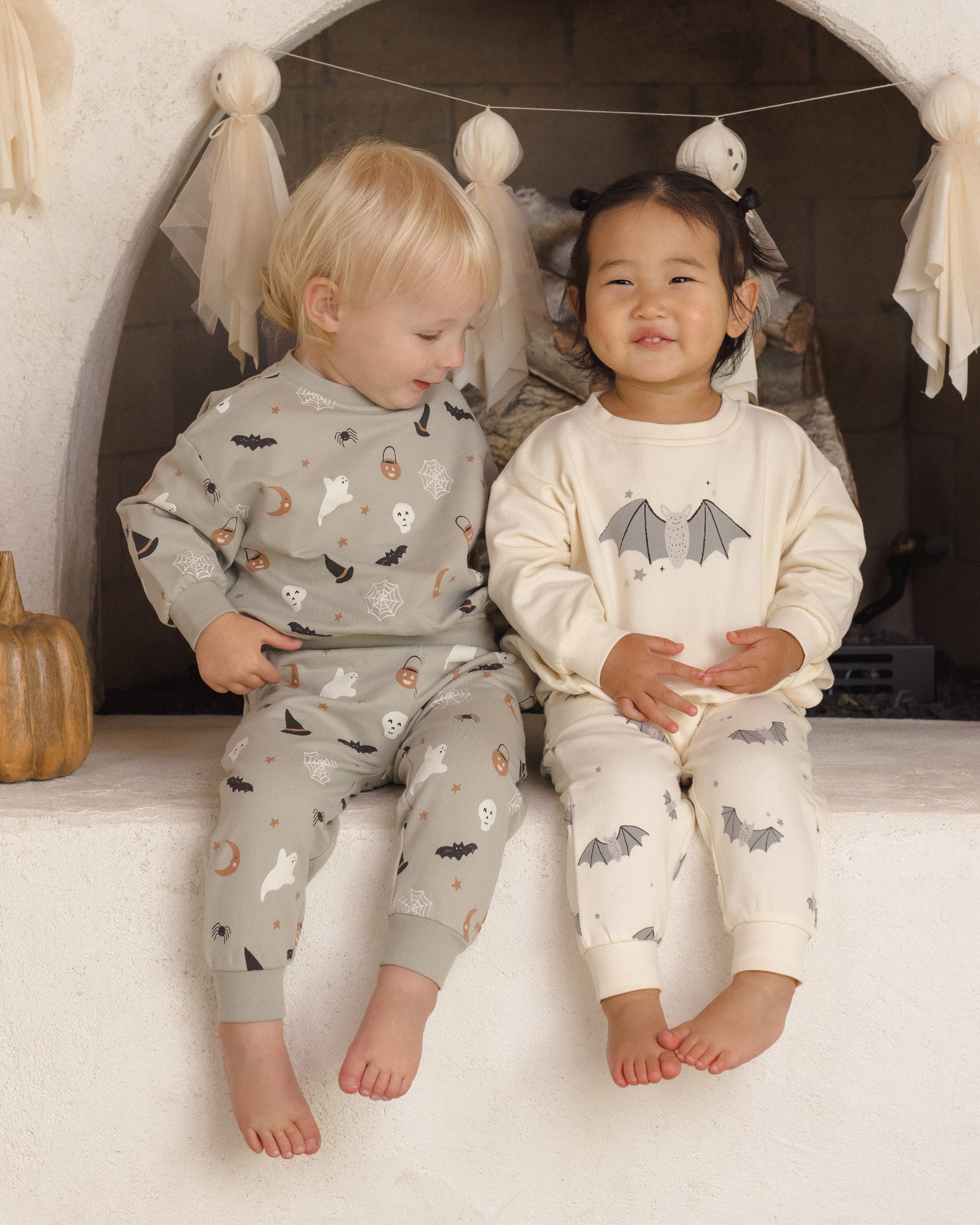 Quincy Mae Relaxed Fleece Sweatpant - Baby Bats - official product image 5