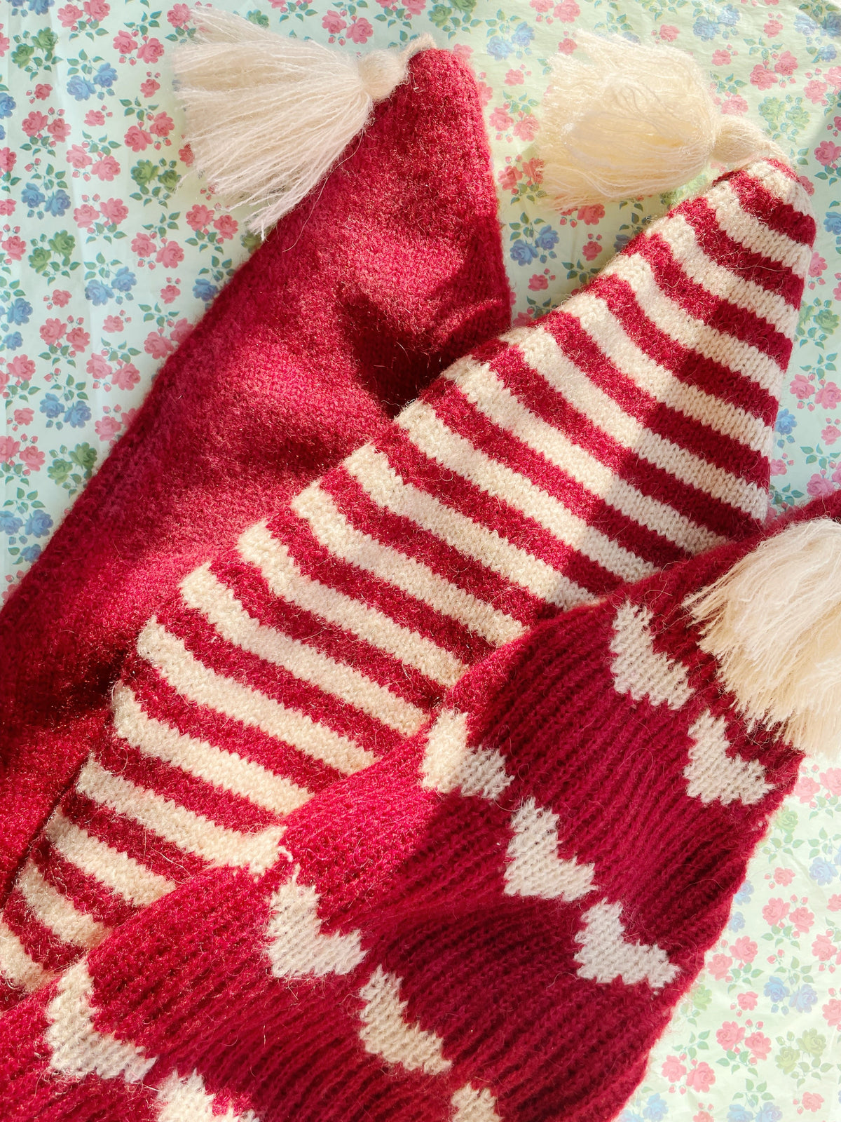 Konges Sløjd Laula Christmas Hat in Heart flat lay