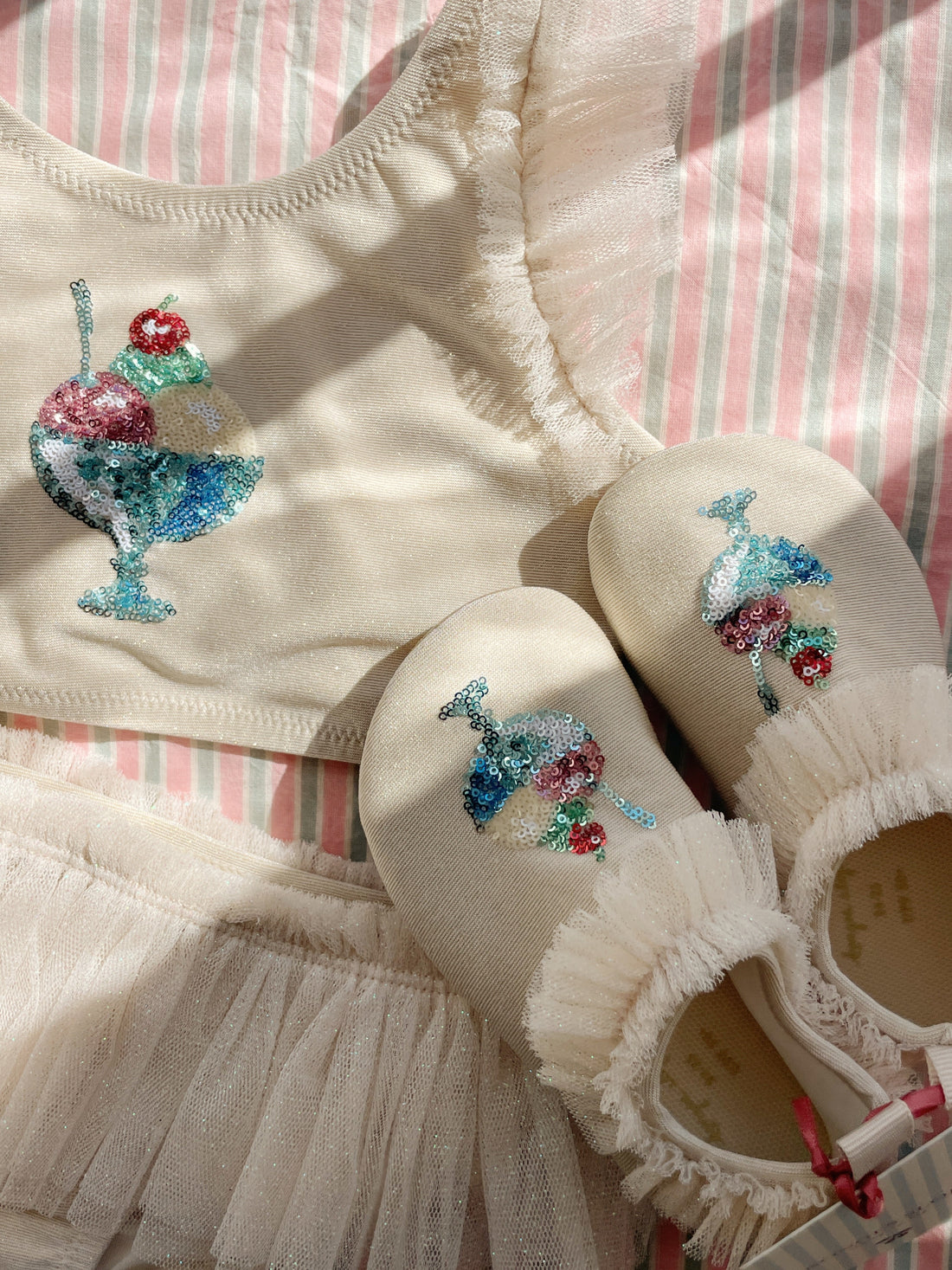 Konges Sløjd AMANDINE FRILL SWIM SHOES - rosewater