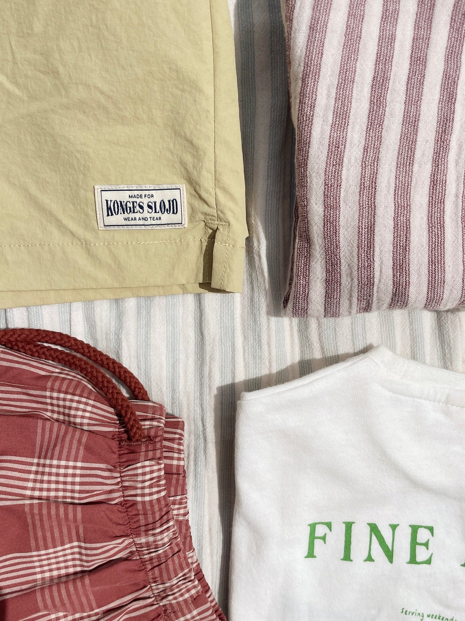Konges Sløjd ERA TEE - off white/fine dining