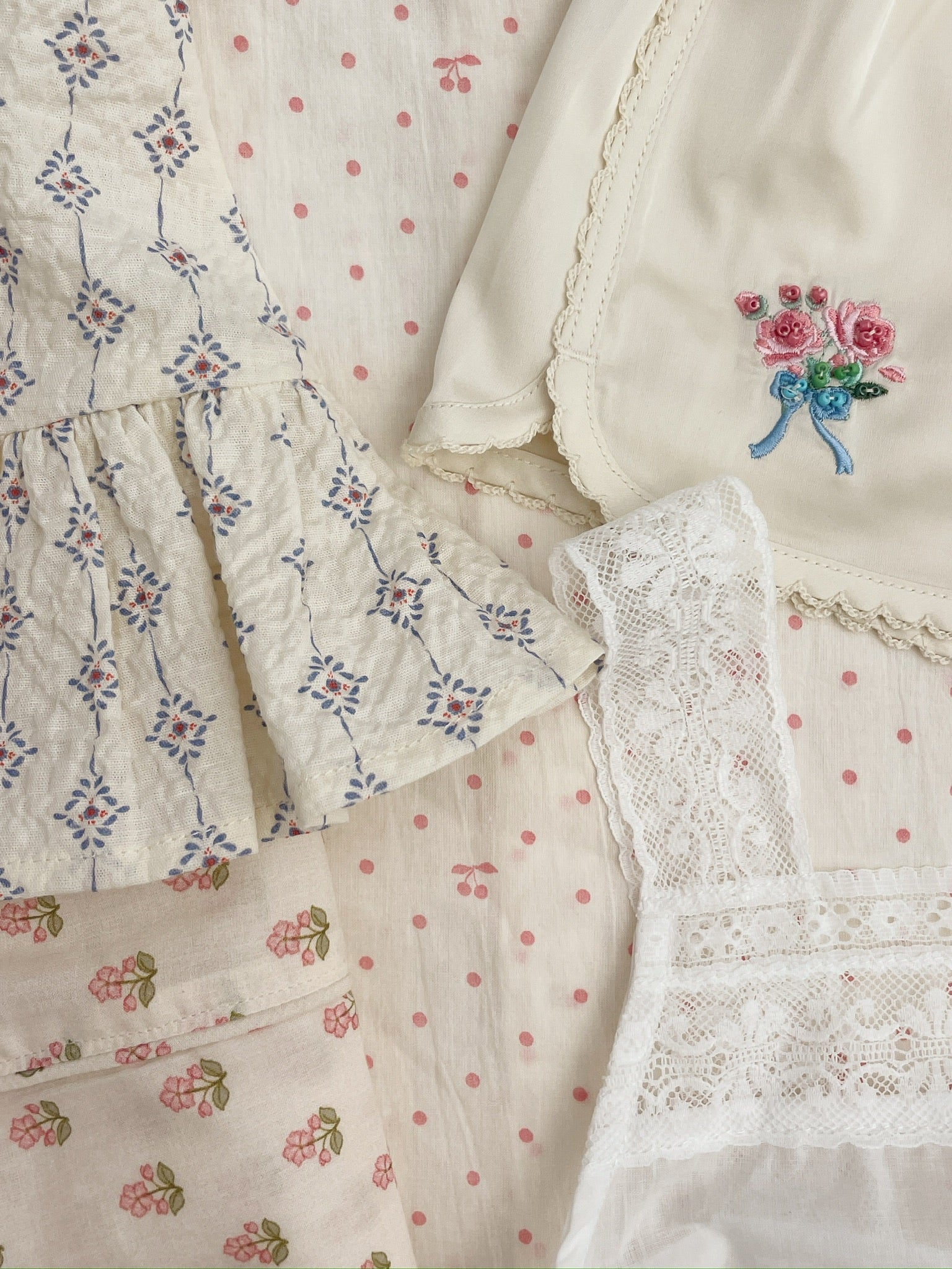 Konges Sløjd SHEENY SHORTS - buttercream