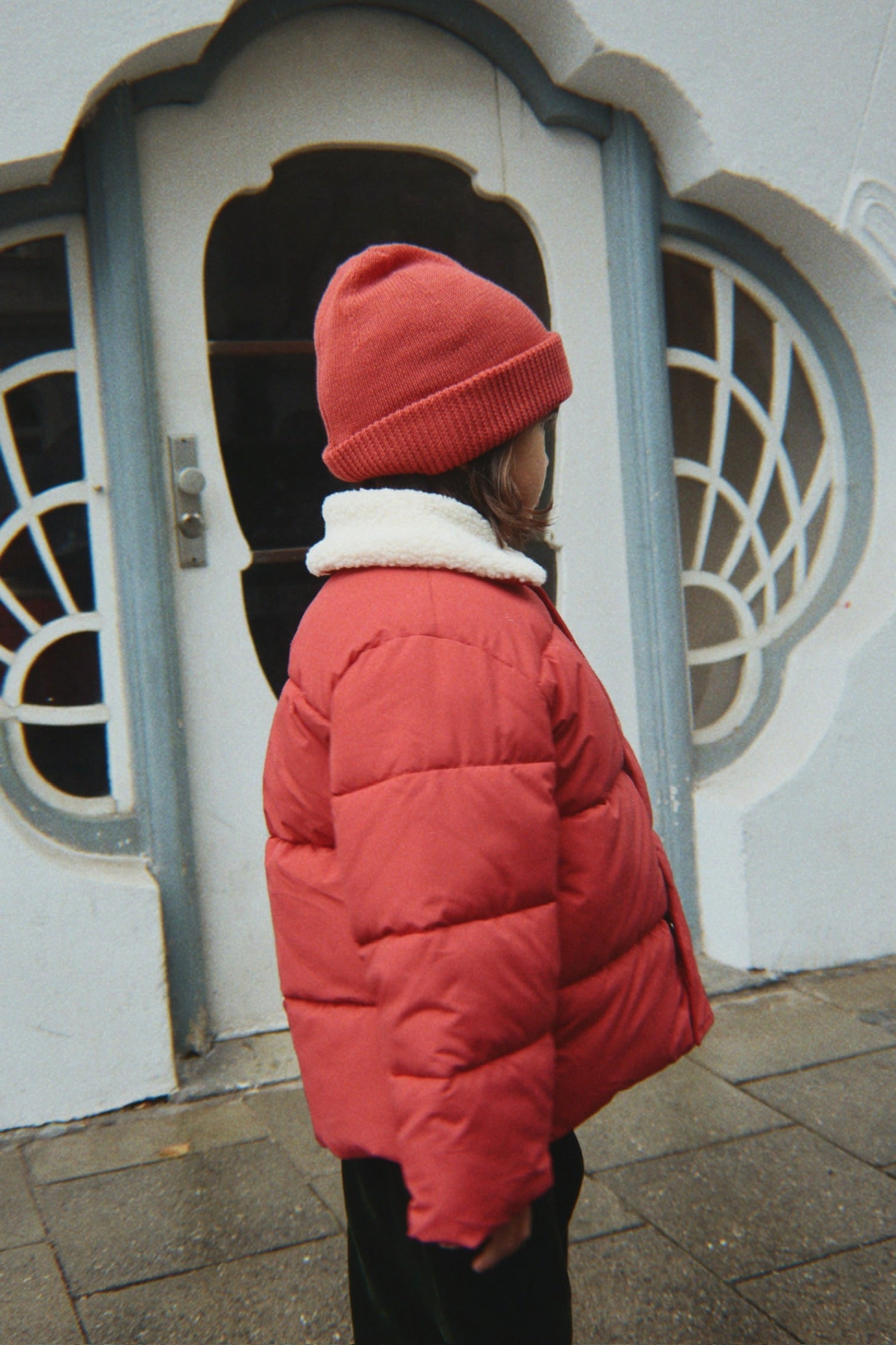 Konges Sløjd Alpi Collar Jacket in Cardinal – gallery view 4