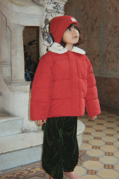 Konges Sløjd Alpi Collar Jacket in Cardinal – gallery view 1
