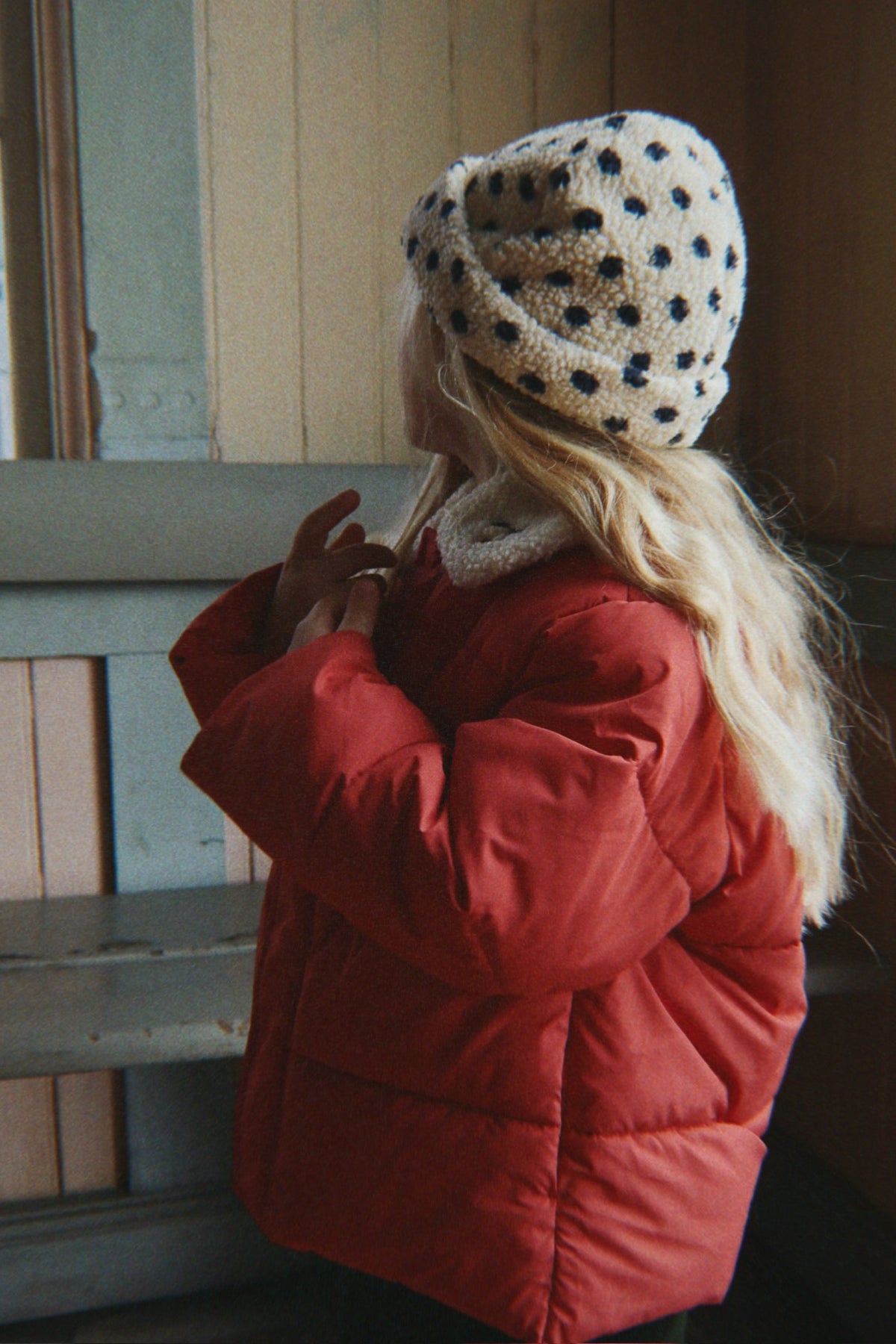 Konges Sløjd Alpi Collar Jacket in Cardinal – gallery view 5