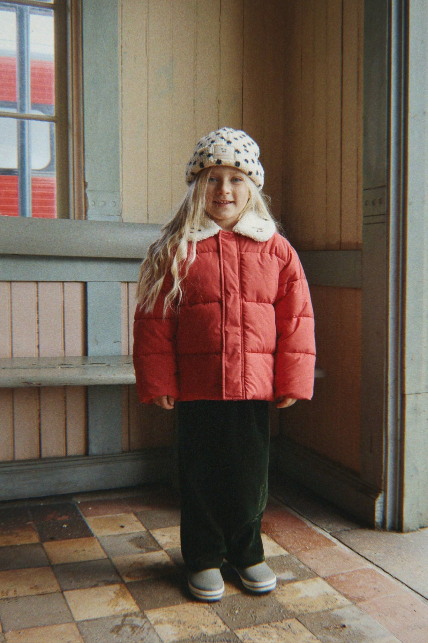Konges Sløjd Alpi Collar Jacket in Cardinal – gallery view 6