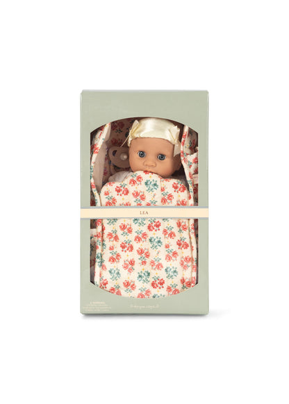 Konges Sløjd Lea Baby Doll with Carrier – Lumina