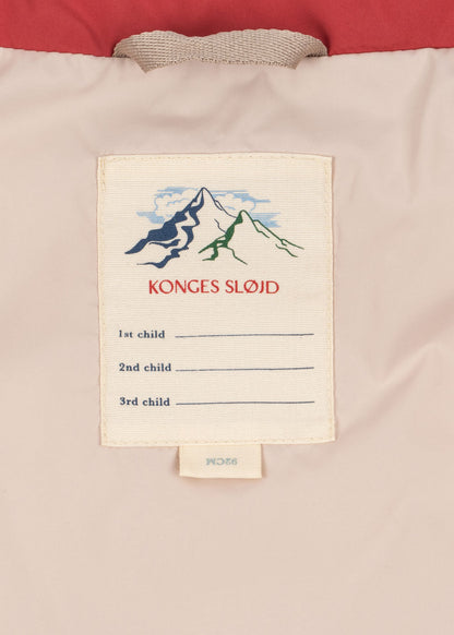 Konges Sløjd Alpi Vest in Cardinal – gallery view 2