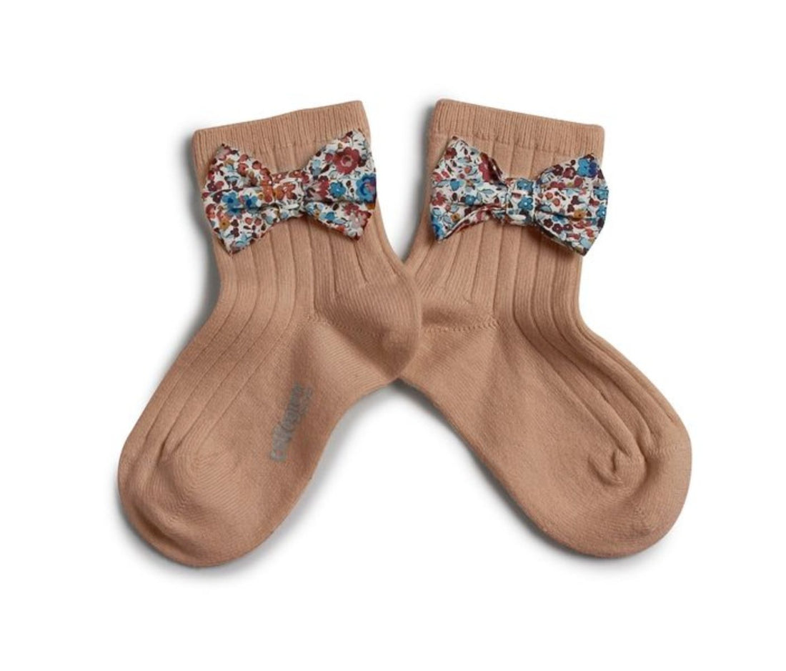 Collegien Beatrice Ribbed Ankle Socks with Liberty Bow - Petite Taupe Collégien