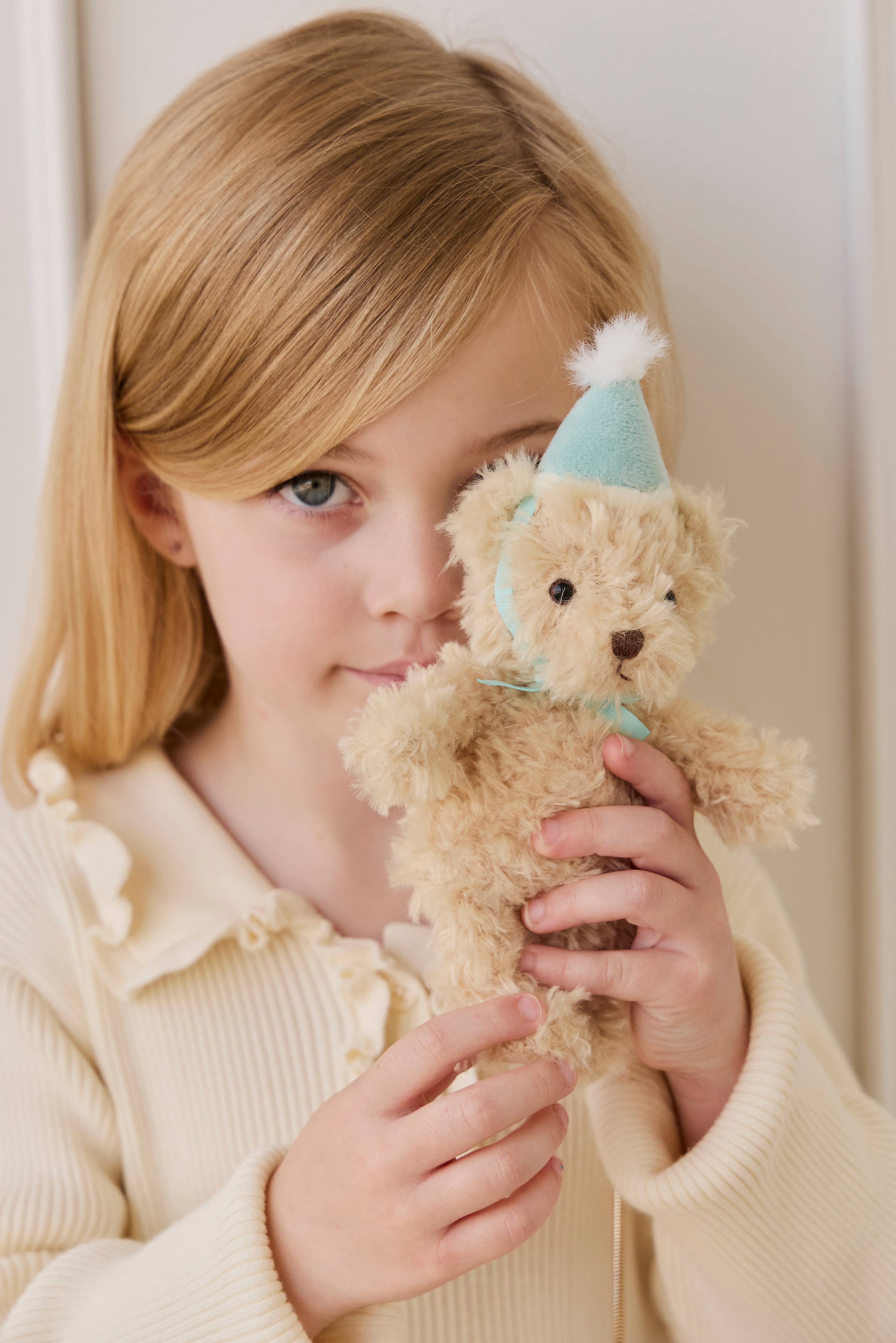 Jamie Kay Arthur Bear Keyring – Sky Birthday Arthur