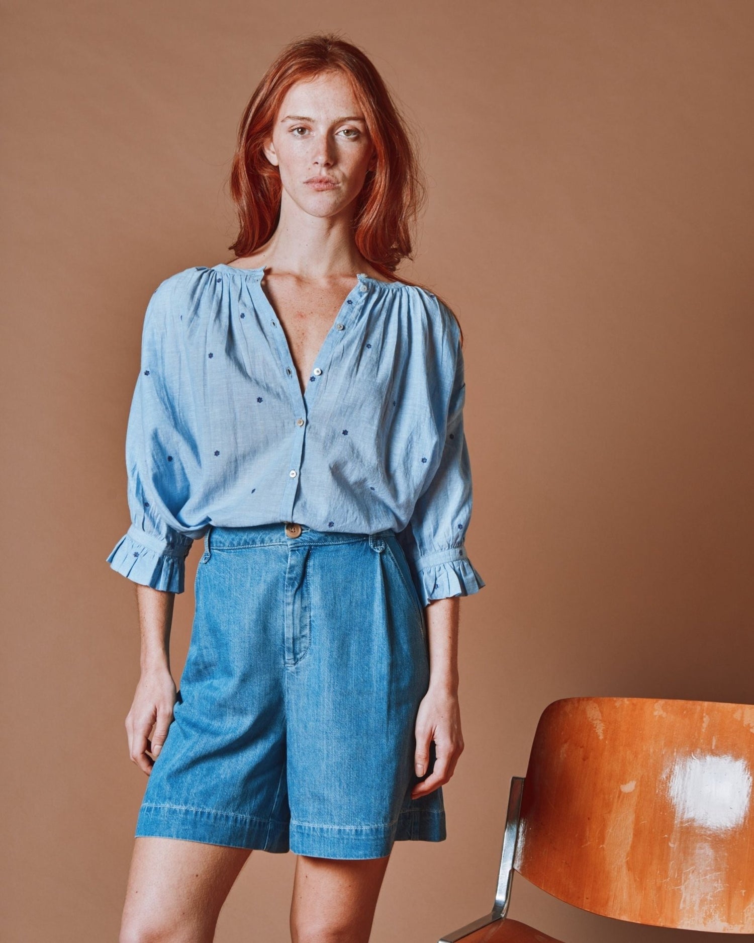 Emile et Ida Blouse - Khadi brodé fleurs bleu Emile et Ida