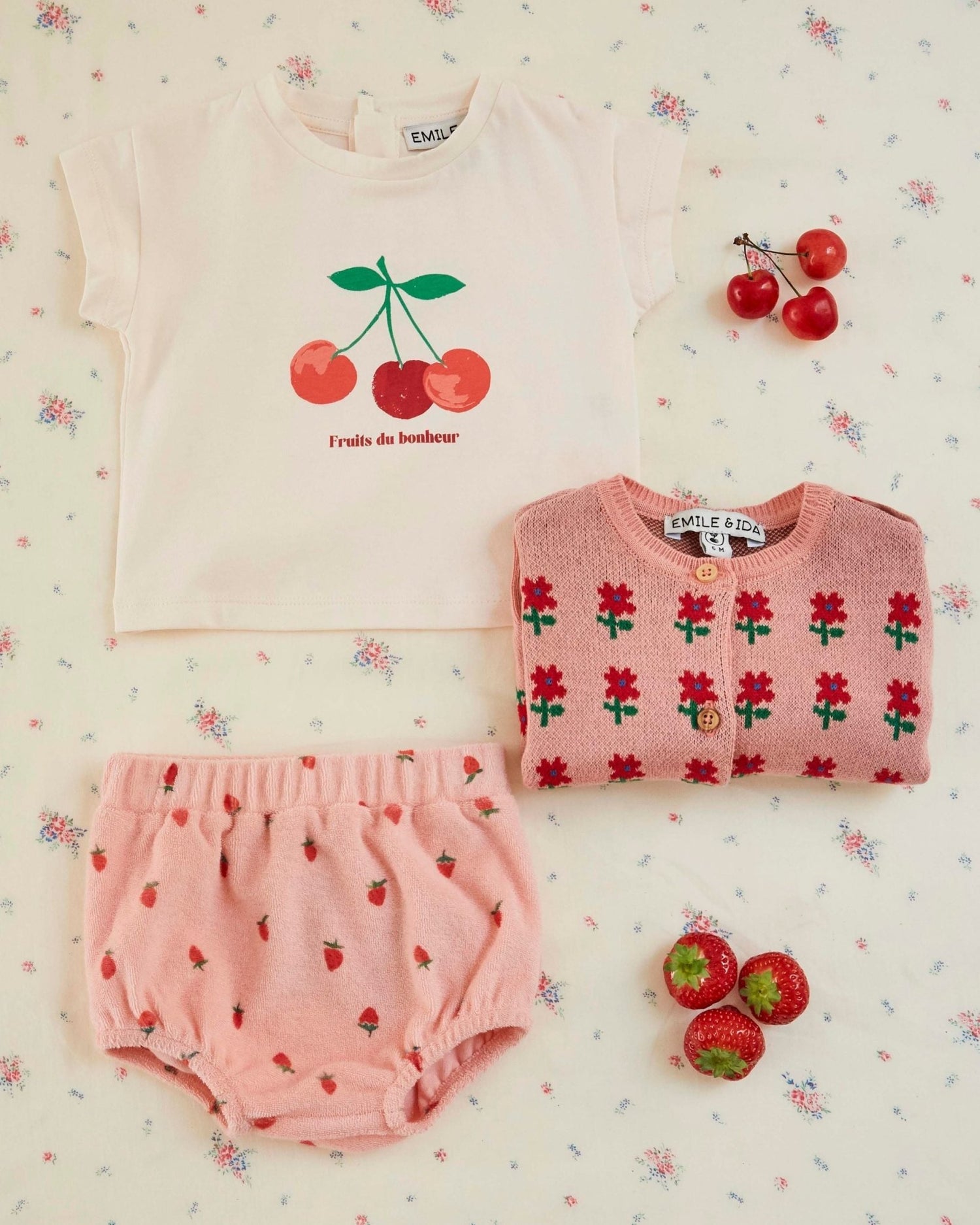 Emile et Ida Cherry Print Cream T-Shirt – Organic Cotton Girls Tee Emile et ida