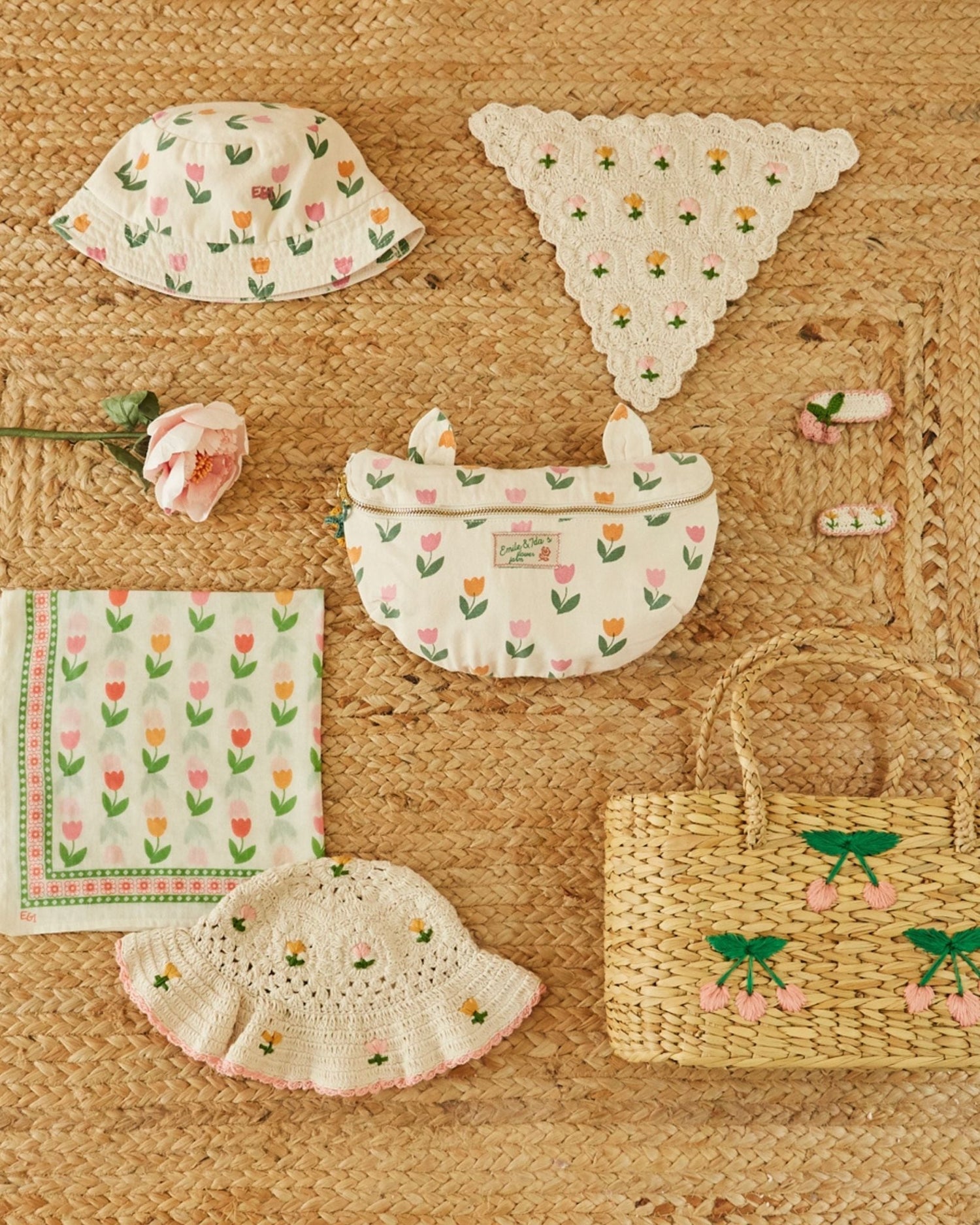 Emile et Ida Cherry Wicker Basket – Pink Embroidery Emile et ida