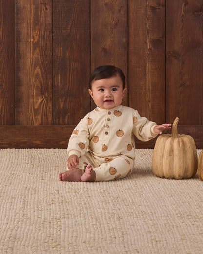 Quincy Mae Relaxed Fleece Jumpsuit - Pumpkins - official product image 3