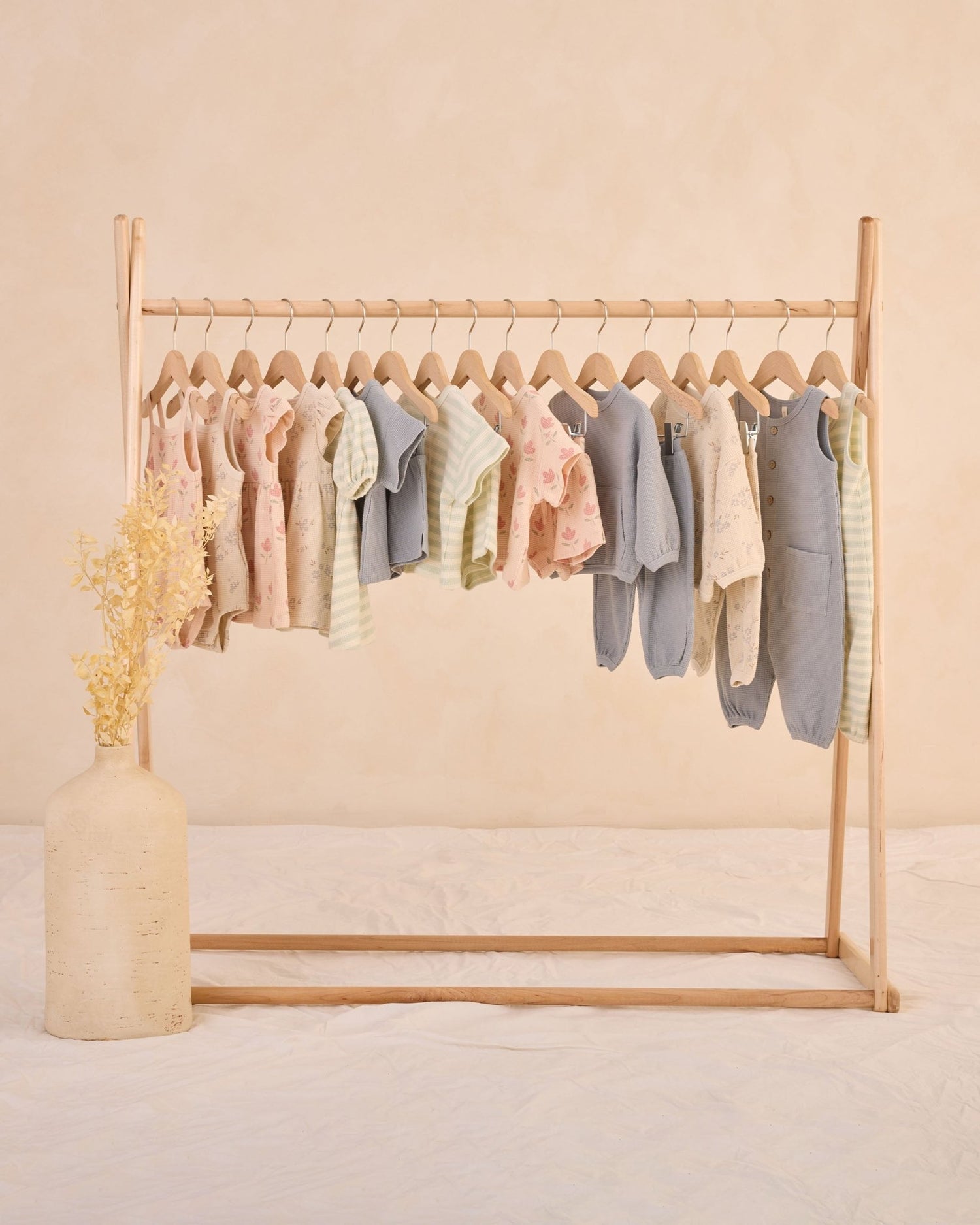 Quincy Mae Flutter Sleeve Dress || Tulips Quincy Mae