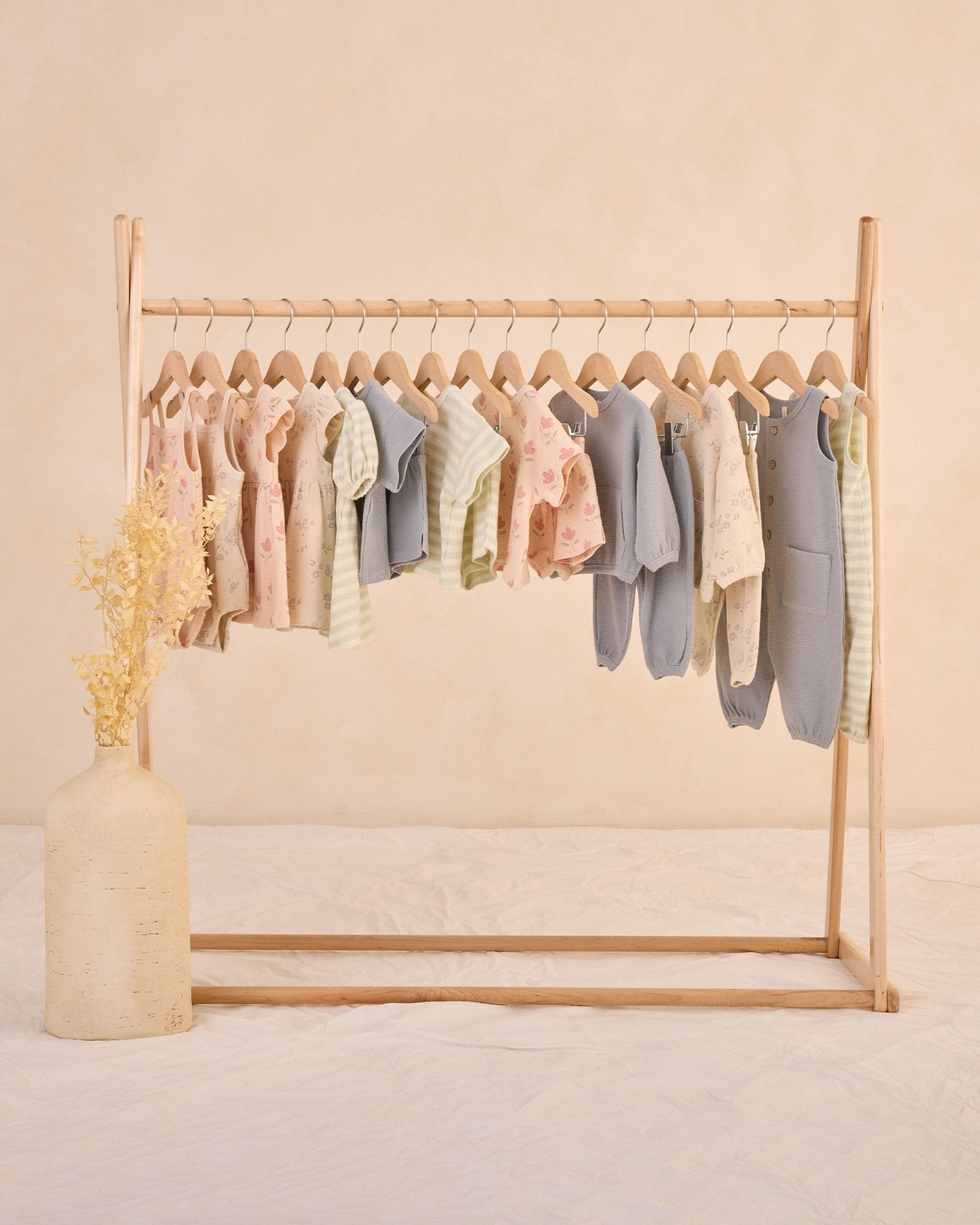 Quincy Mae Flutter Sleeve Dress || Tulips Quincy Mae