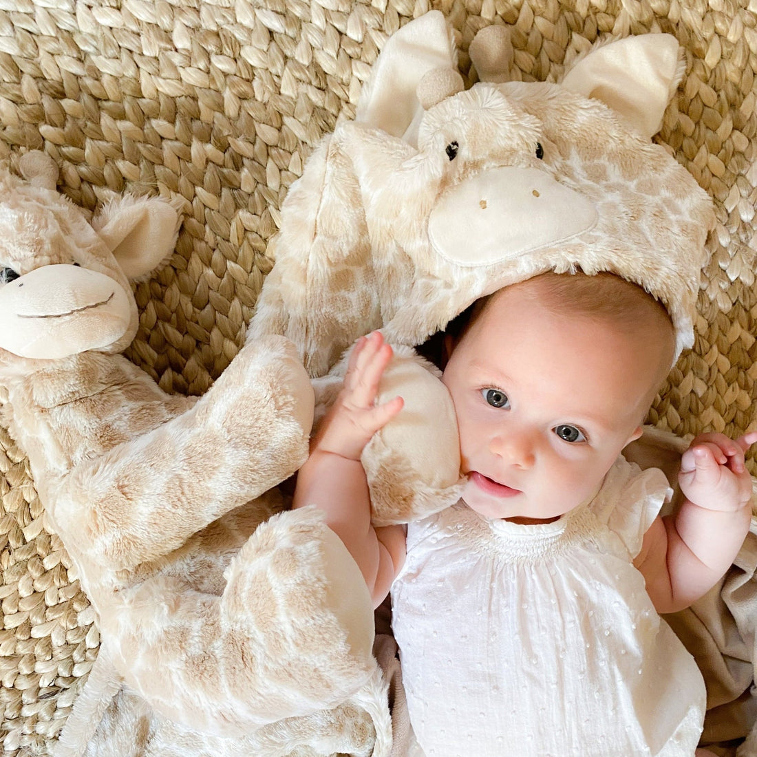 Gentry Giraffe Hooded Blanket MON AMI