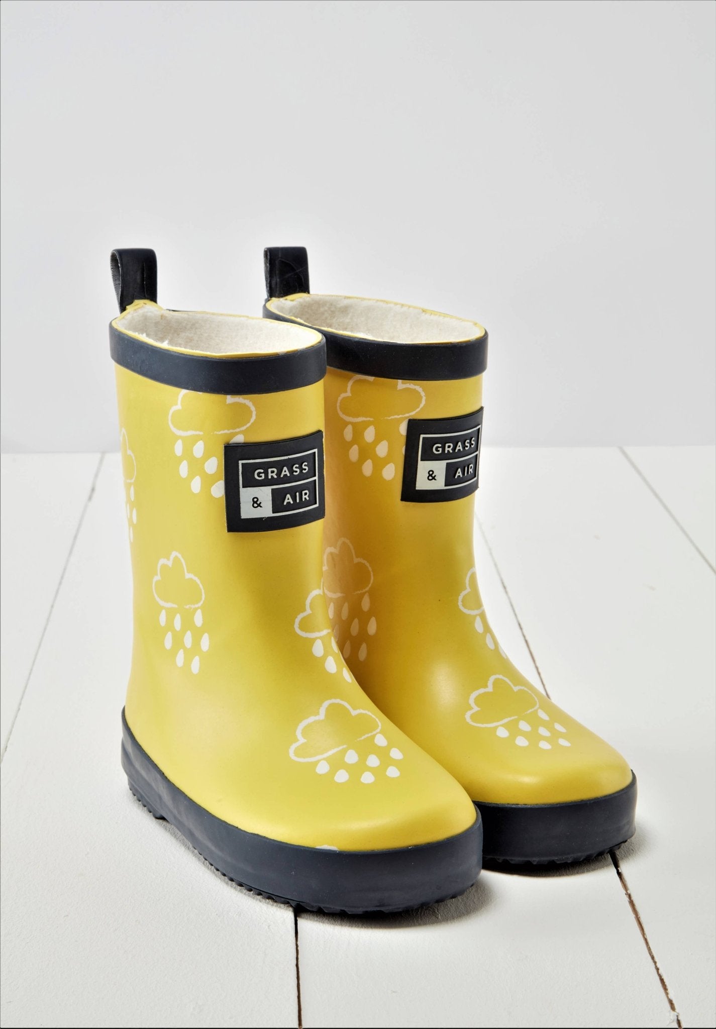 Grass & Air - Kids Yellow Colour Changing Wellies Grass & Air - enjoykidsus