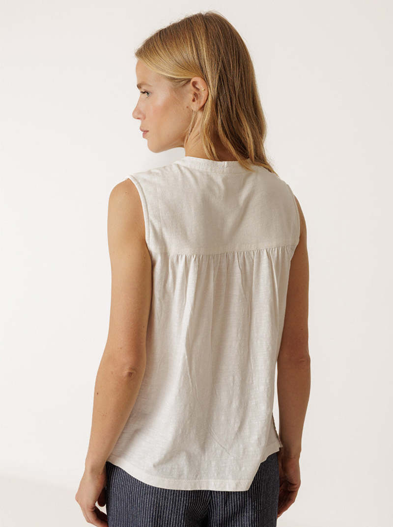 Indi &amp; Cold Sleeveless Broderie Top – Ecru INDI&amp;COLD