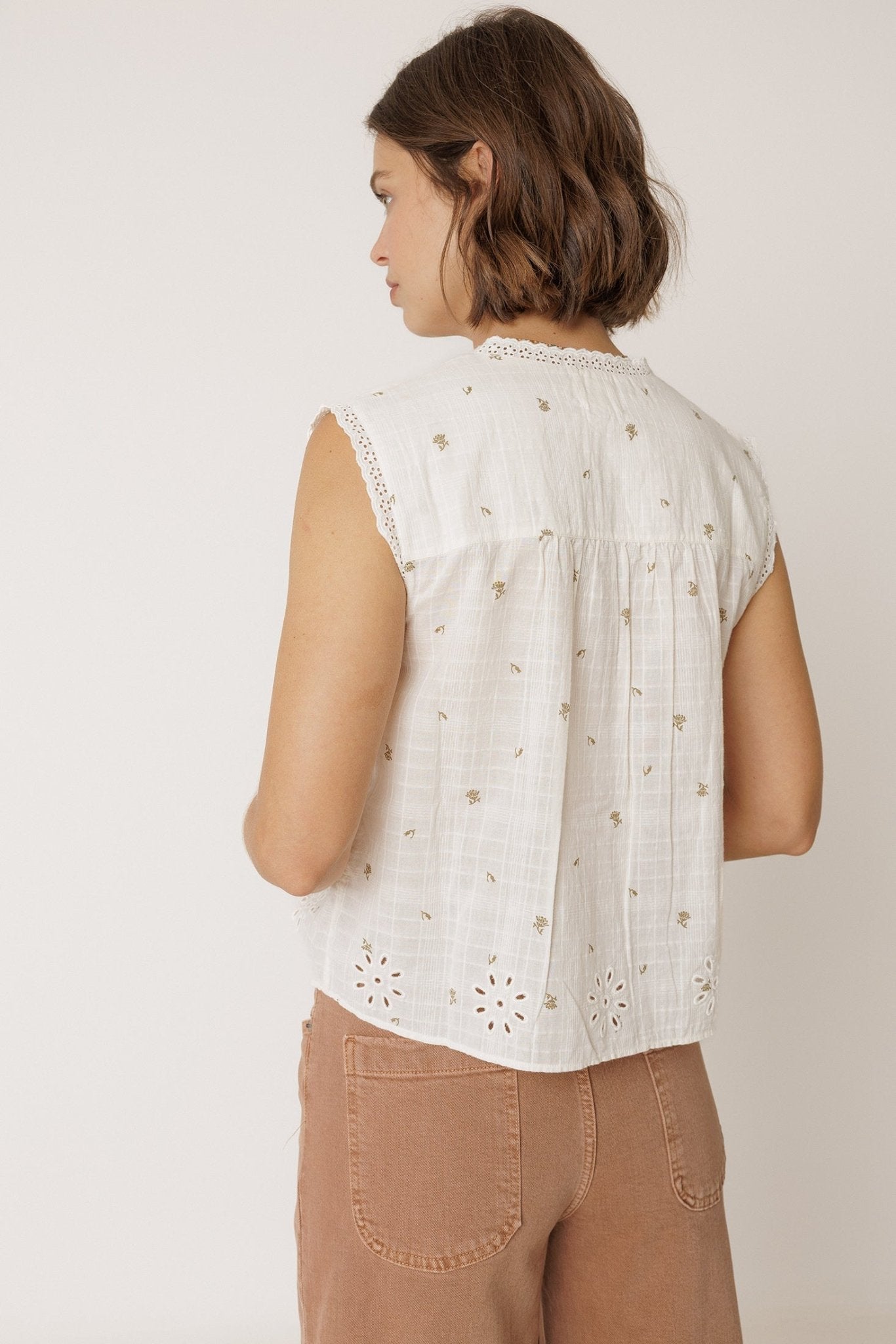 Indi &amp; Cold Stamp - Print Sleeveless Shirt – Ecru INDI&amp;COLD