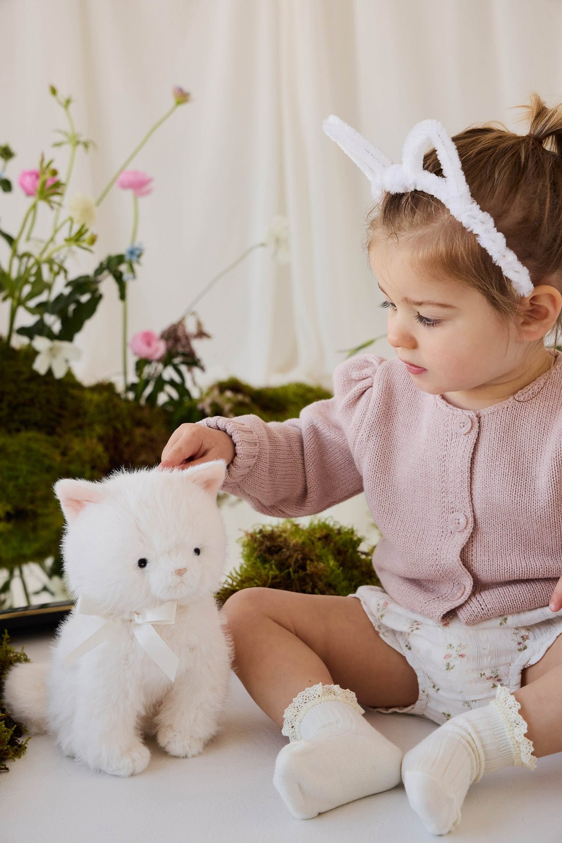Jamie Kay Snuggle Bunnies Moon the Kitty - Snow - official image 2