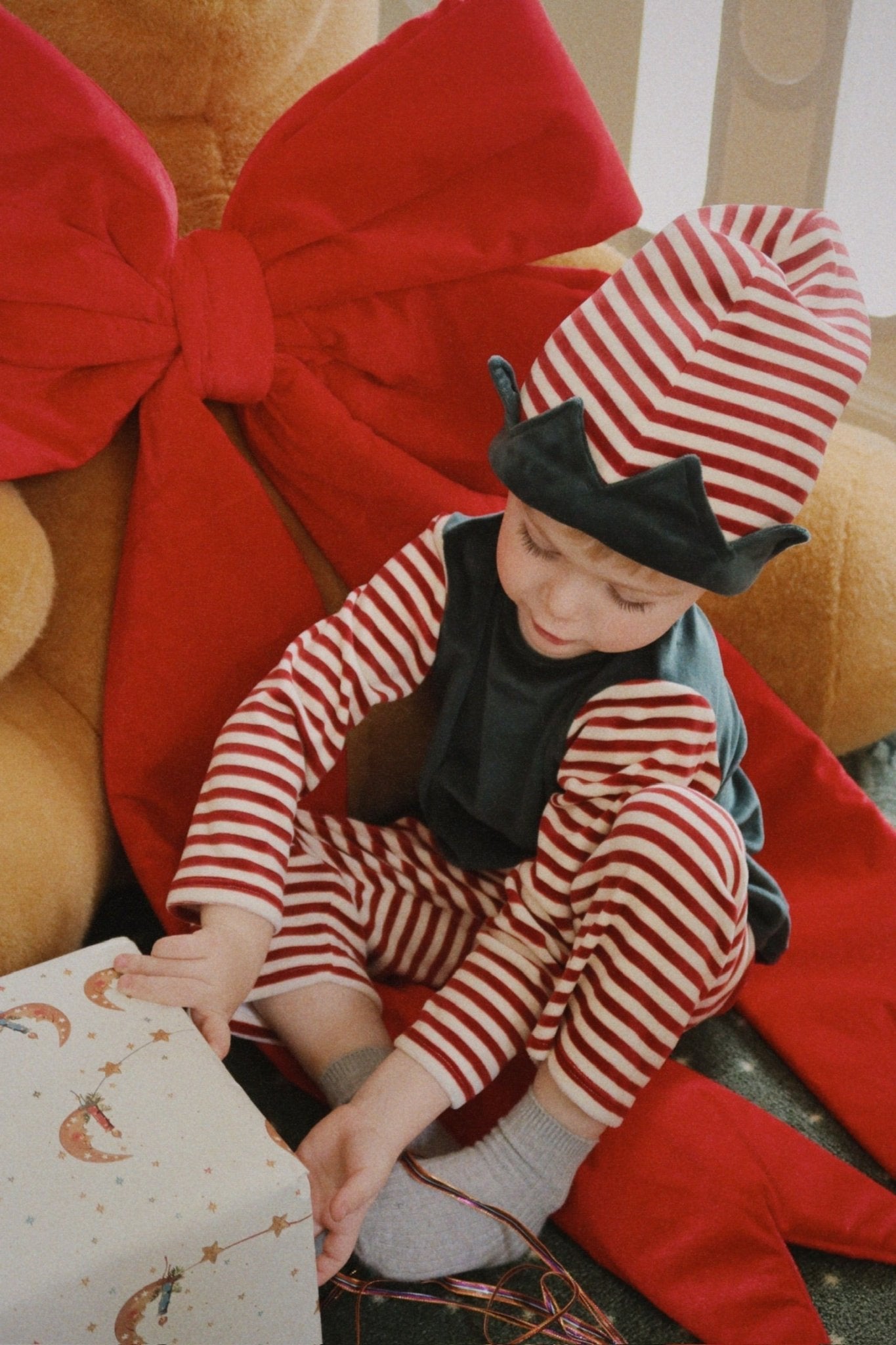Konges Sløjd CHRISTMAS ELF COSTUME - greener pastures/red dahlia stripe Konges Sløjd New Collection