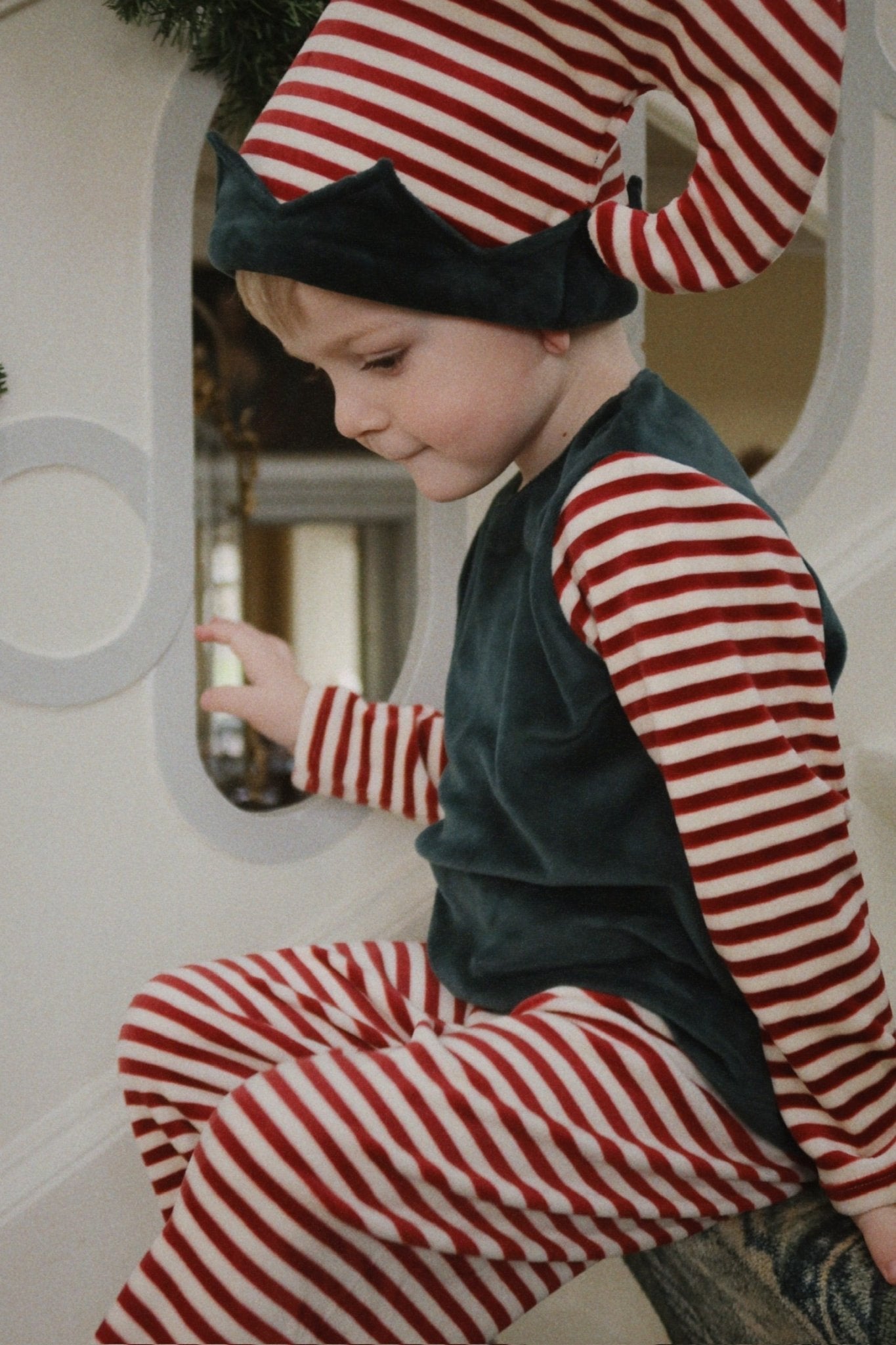 Konges Sløjd CHRISTMAS ELF COSTUME - greener pastures/red dahlia stripe Konges Sløjd New Collection