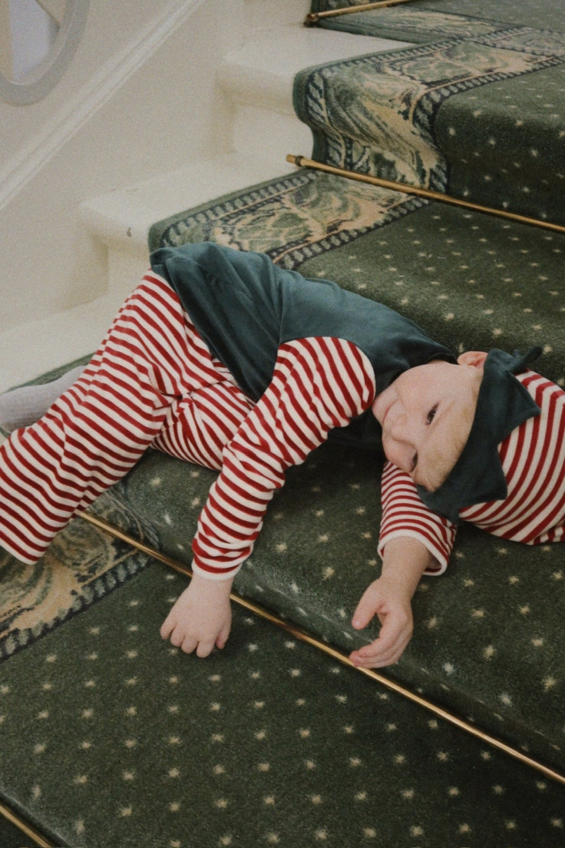 Konges Sløjd CHRISTMAS ELF COSTUME - greener pastures/red dahlia stripe Konges Sløjd New Collection