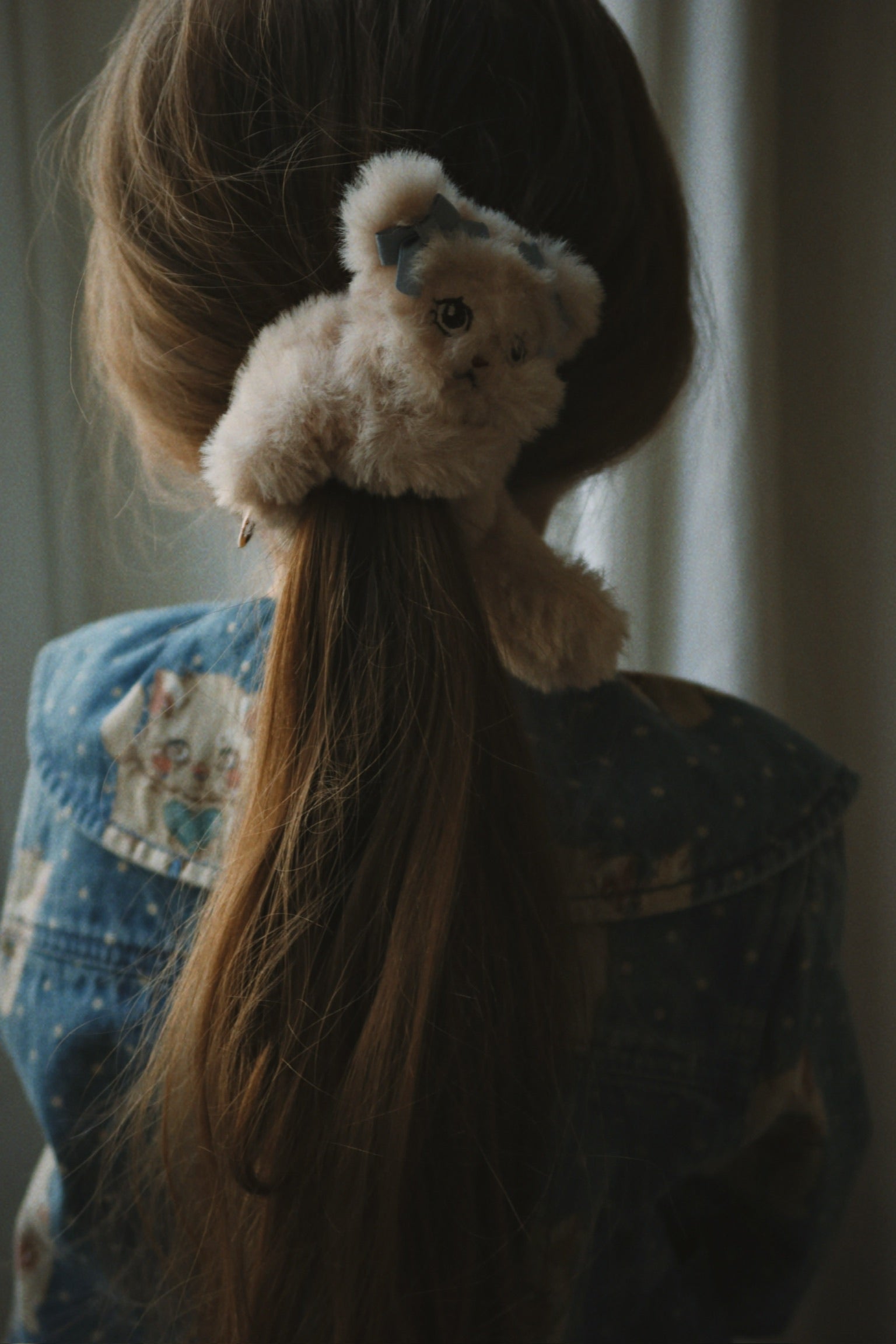 Konges Sløjd Kitty Furry Hair Elastic - Kitty, lifestyle view