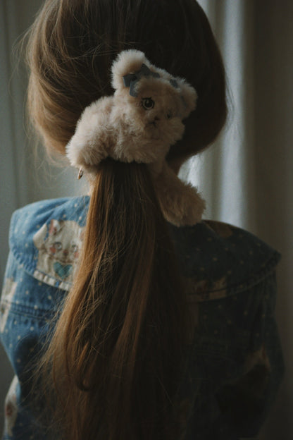 Konges Sløjd Kitty Furry Hair Elastic - Kitty, lifestyle view