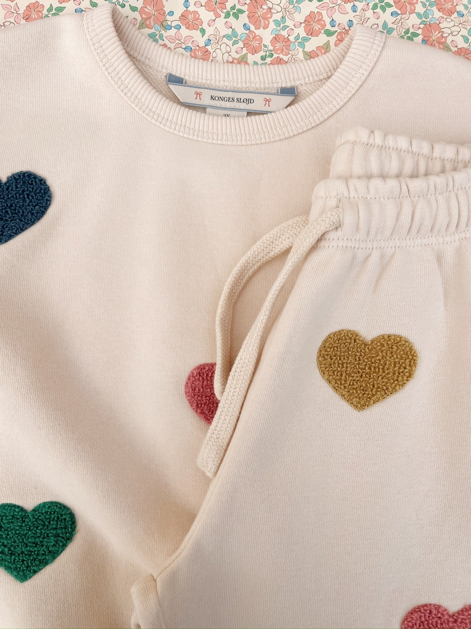 Konges Sløjd LOU SWEAT SHIRT - multi heart Konges Sløjd New Collection